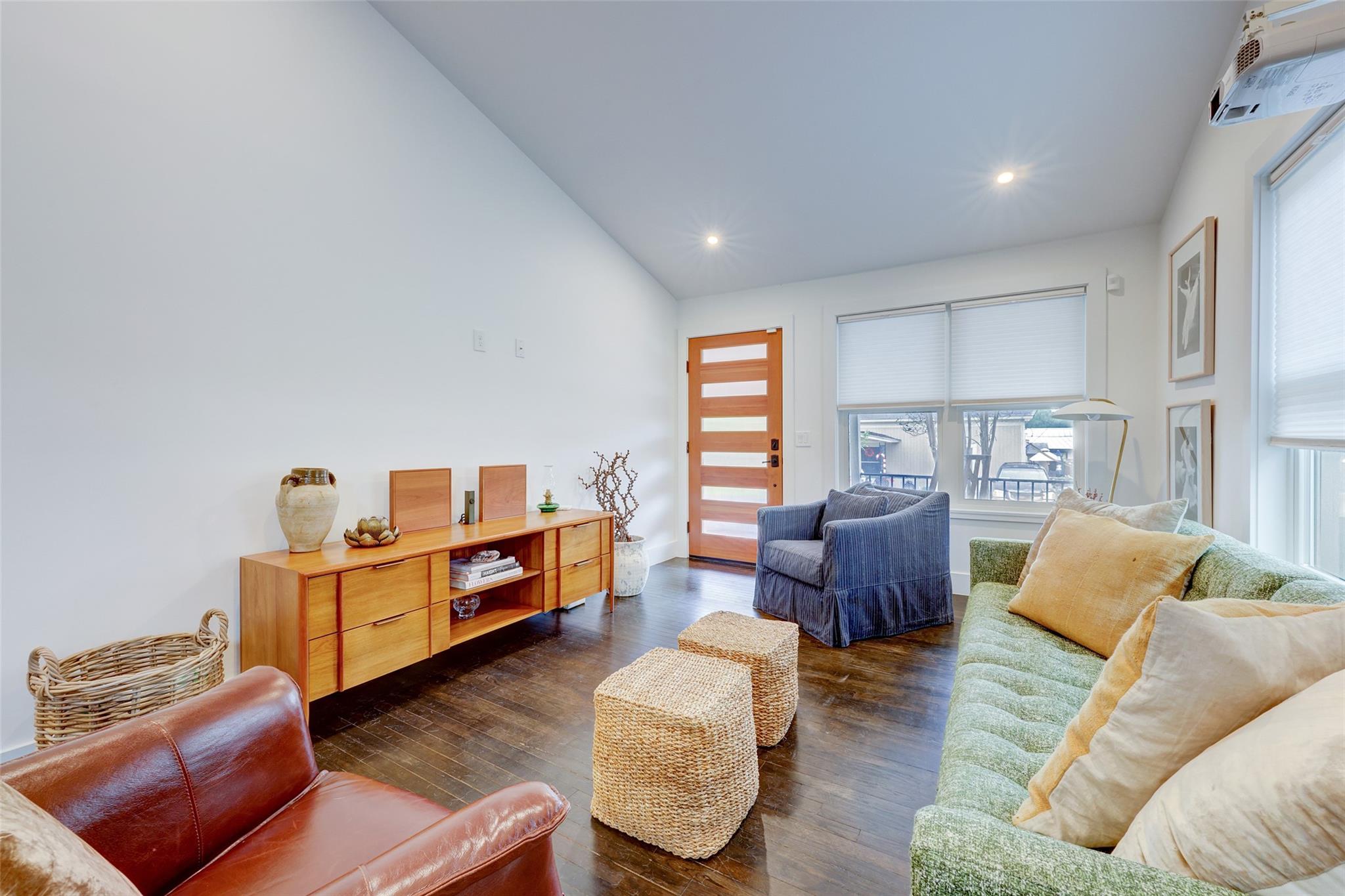 2306 Santa Maria St, Austin, TX 78702