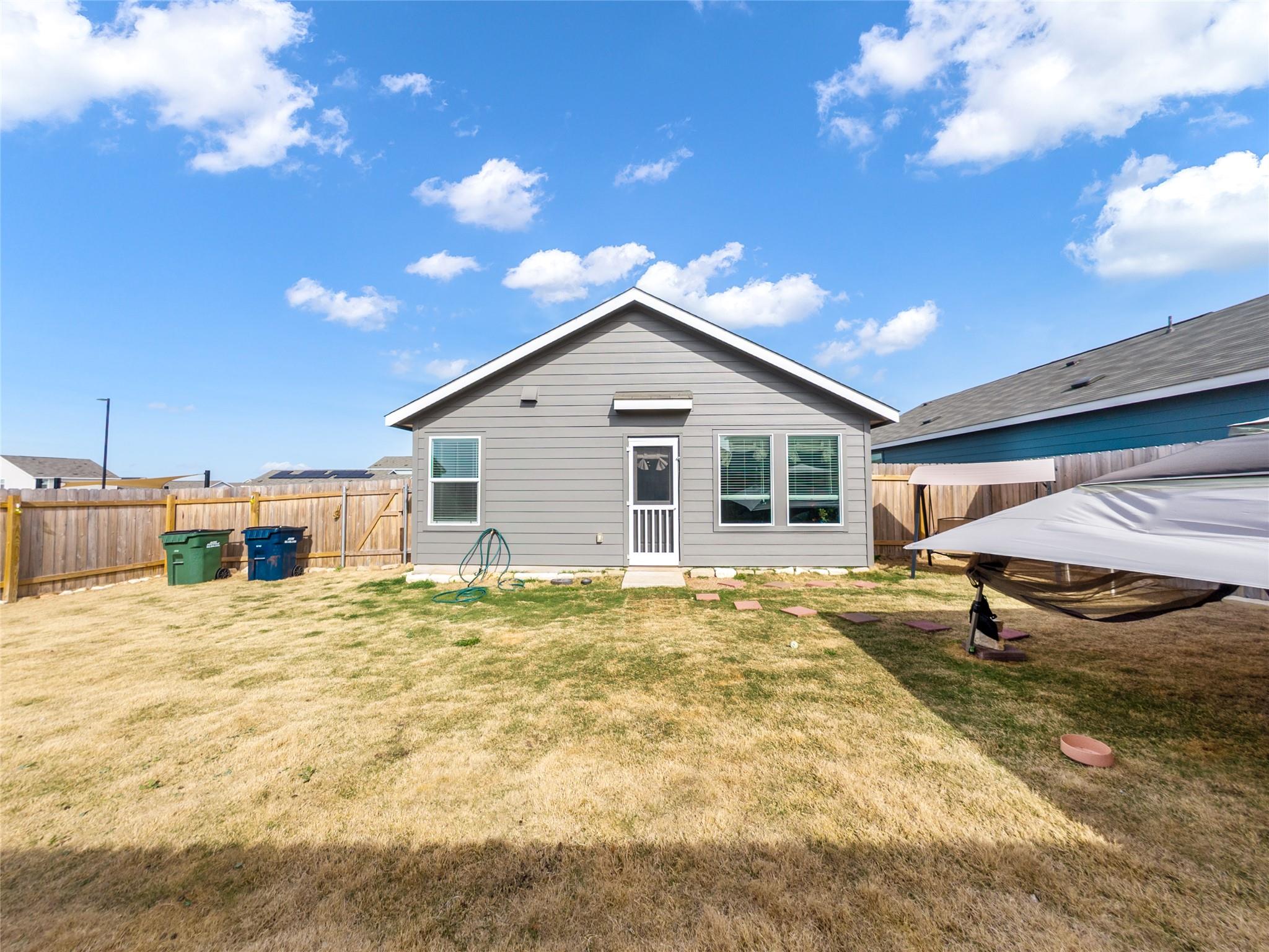 373 Cowpoke Dr, Jarrell, TX 76537