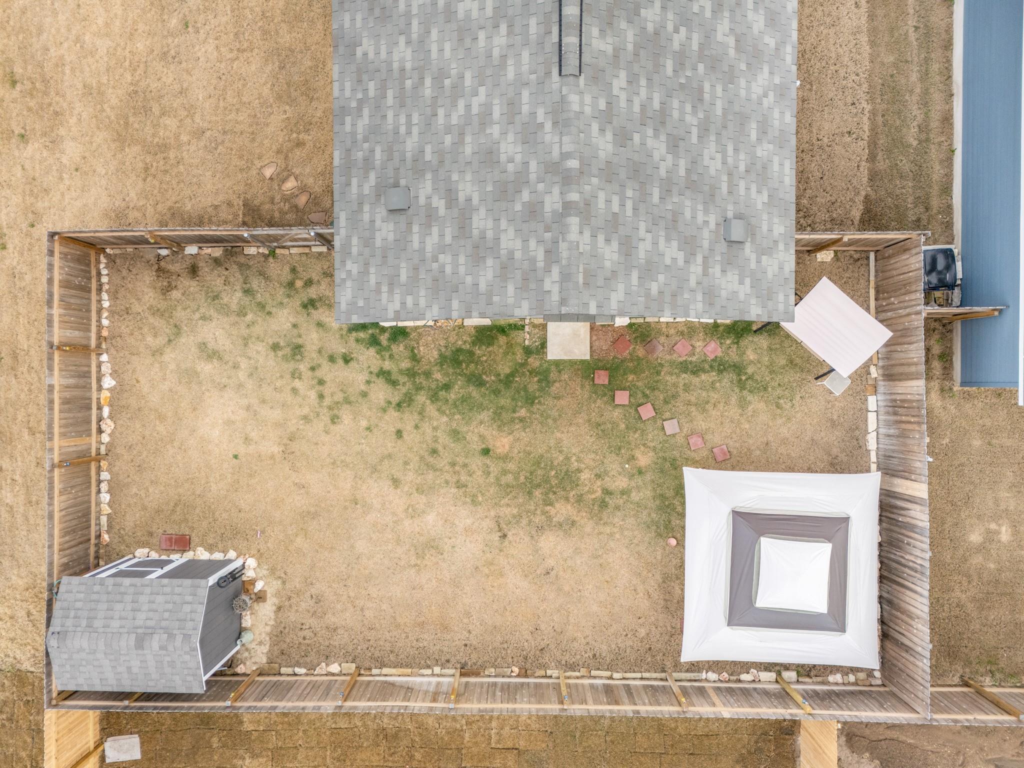 373 Cowpoke Dr, Jarrell, TX 76537