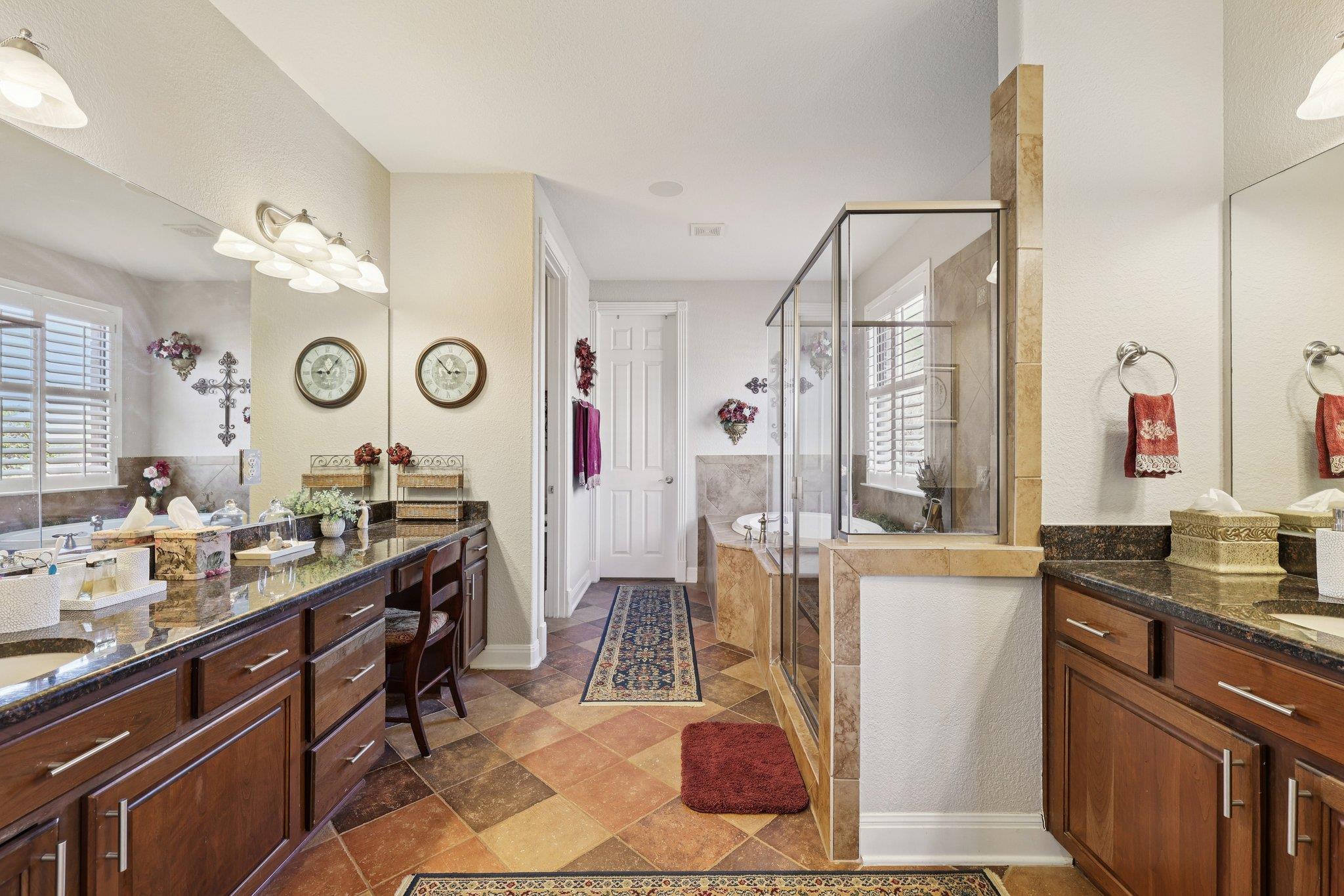 111 Vailco Ln, Austin, TX 78738