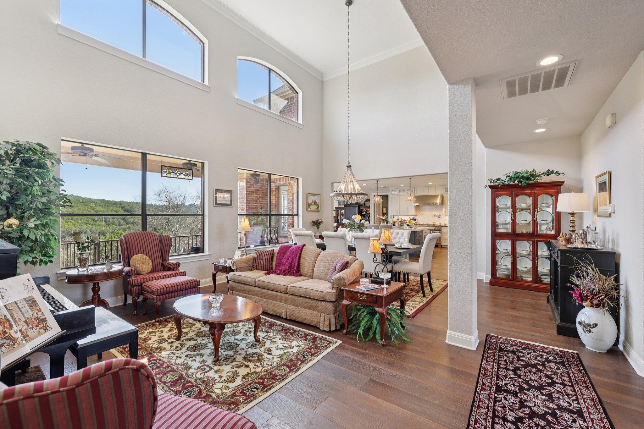 111 Vailco Ln, Austin, TX 78738