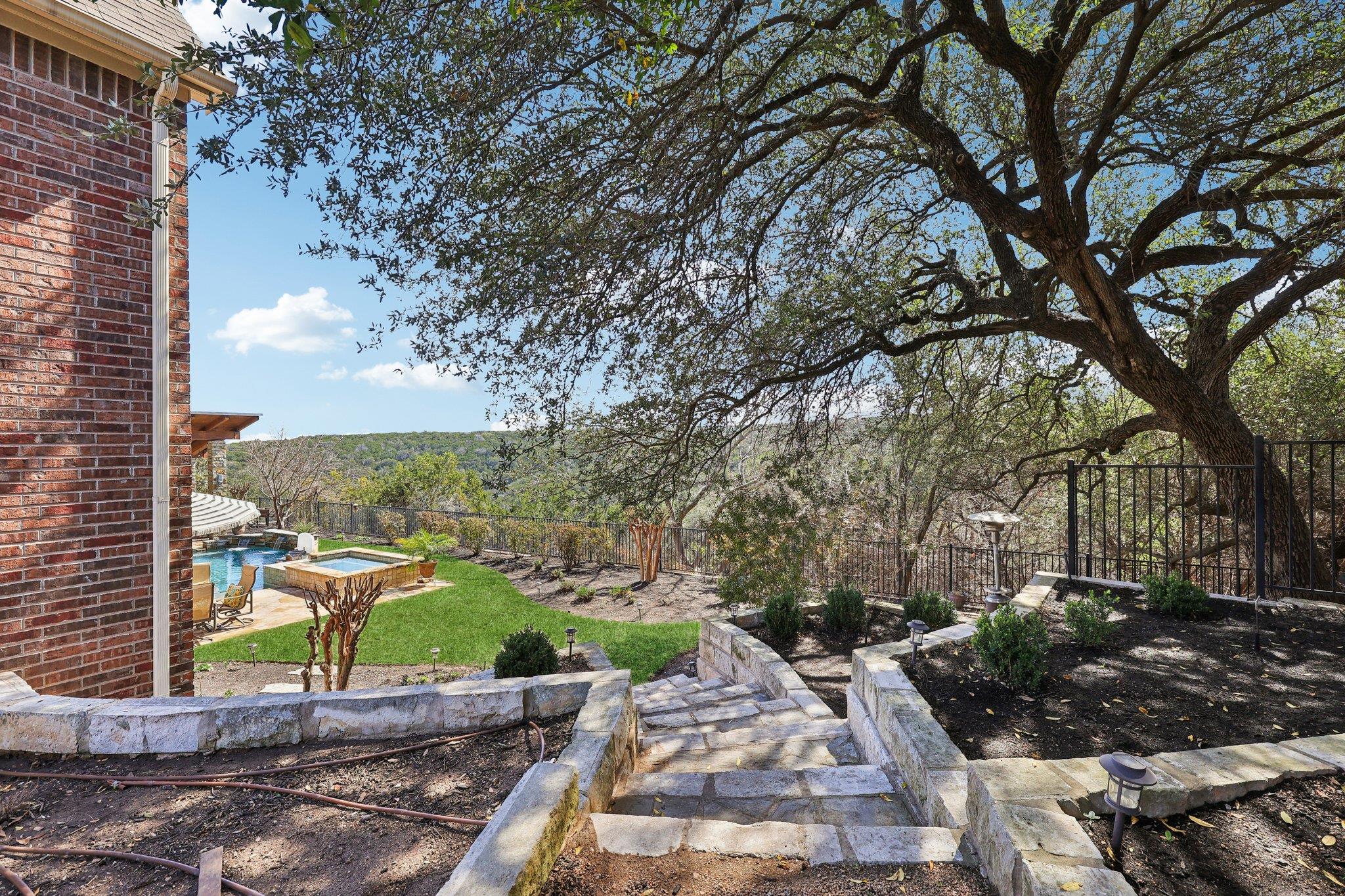 111 Vailco Ln, Austin, TX 78738