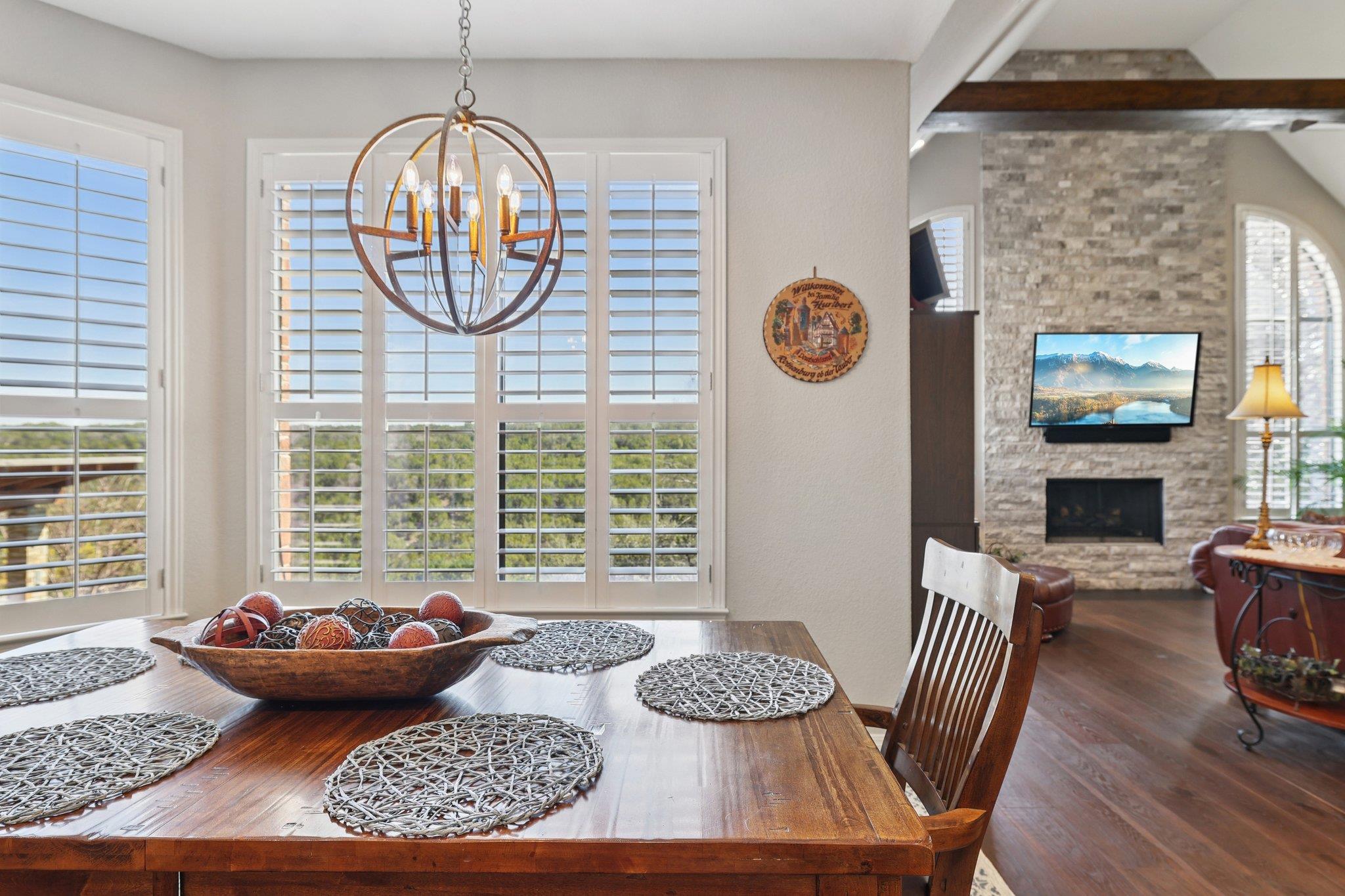 111 Vailco Ln, Austin, TX 78738