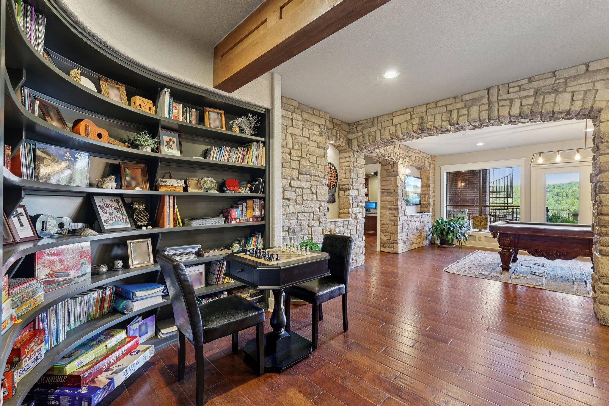 111 Vailco Ln, Austin, TX 78738