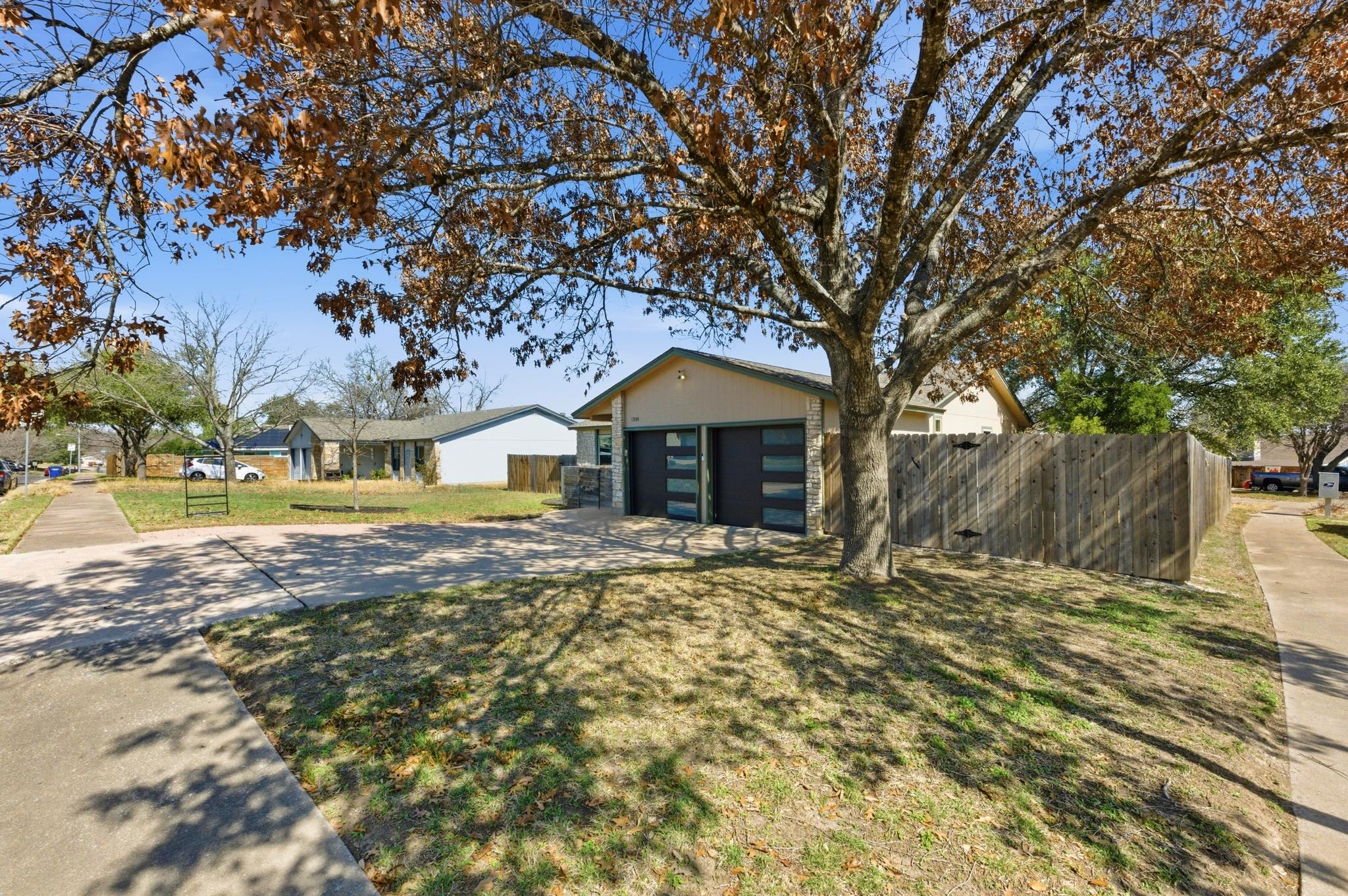 13101 Dauphine St, Austin, TX 78727