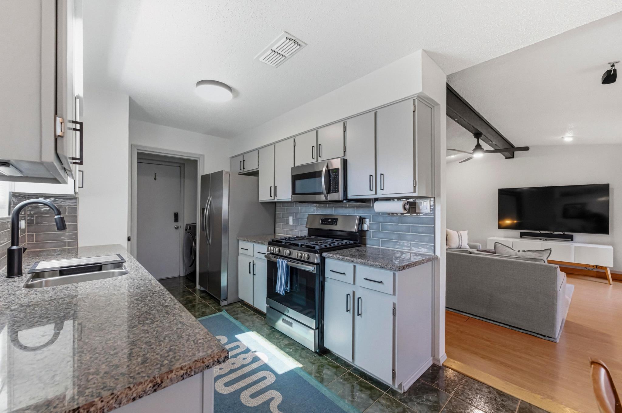 13101 Dauphine St, Austin, TX 78727