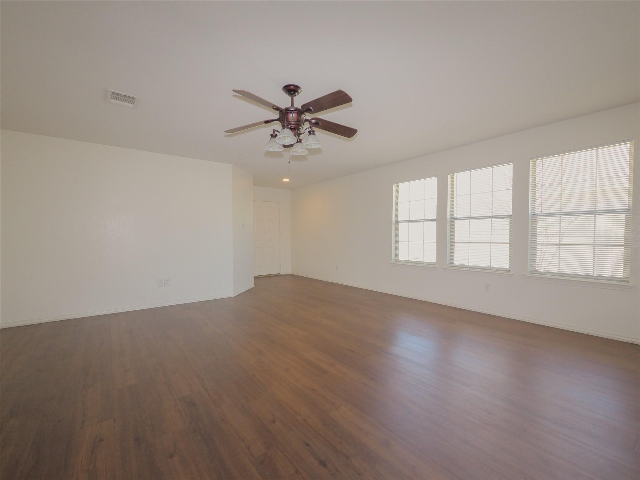 4604 Woodstock Dr, Georgetown, TX 78633