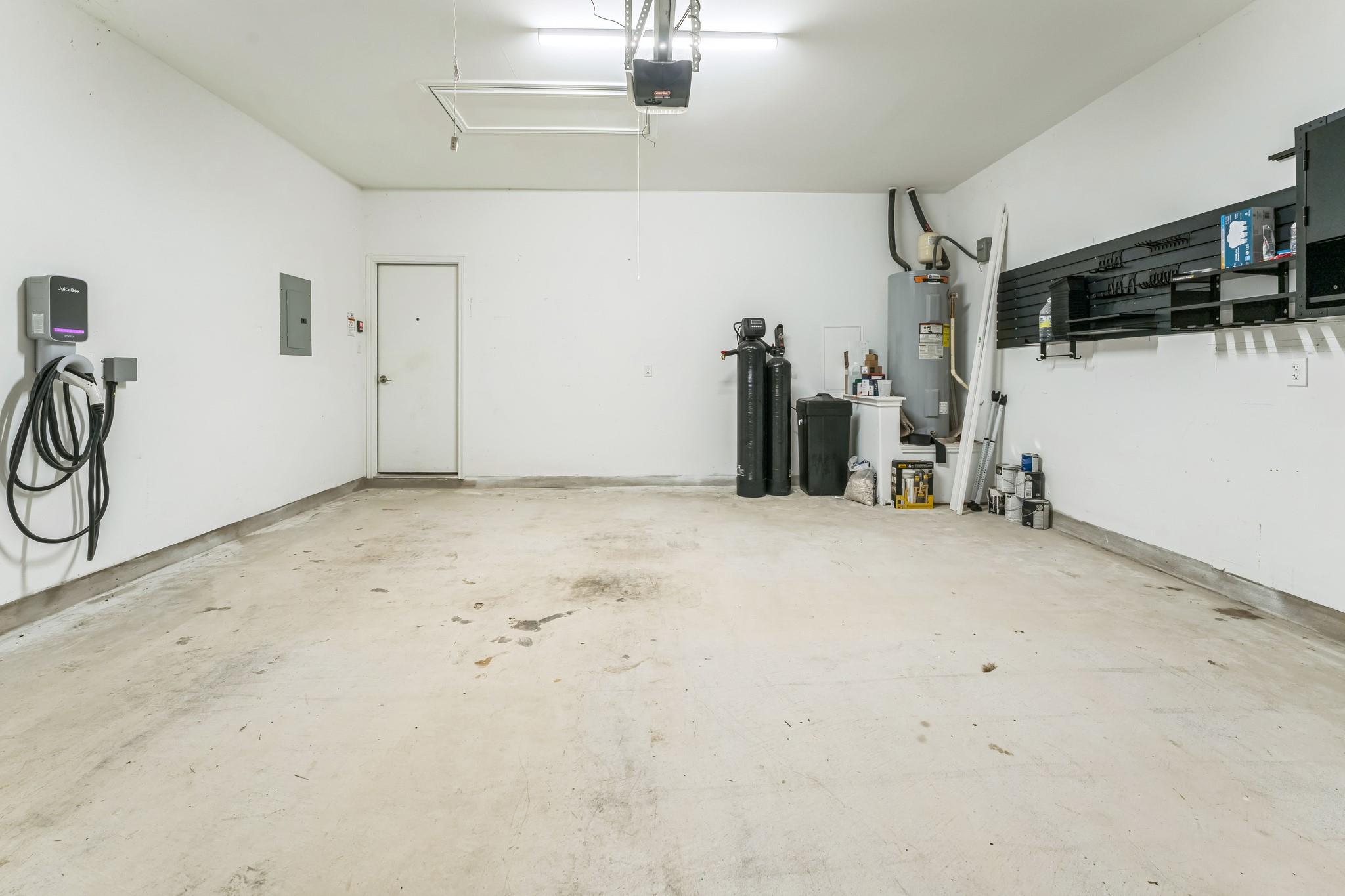 108 Fighting Seabees Run, Jarrell, TX 76537