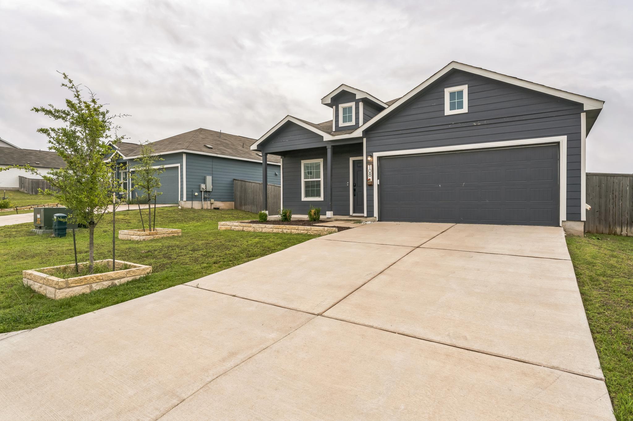 108 Fighting Seabees Run, Jarrell, TX 76537