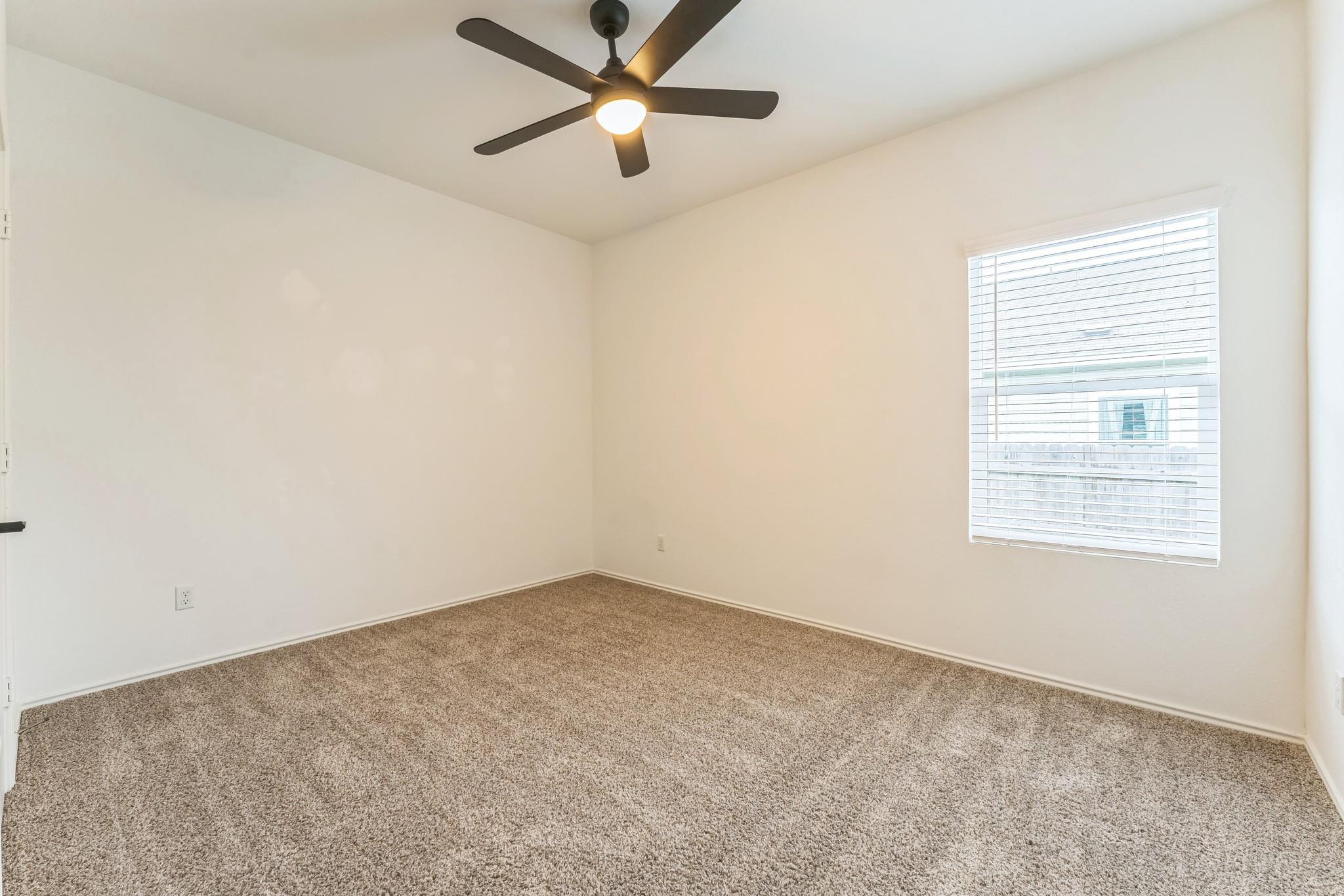 108 Fighting Seabees Run, Jarrell, TX 76537