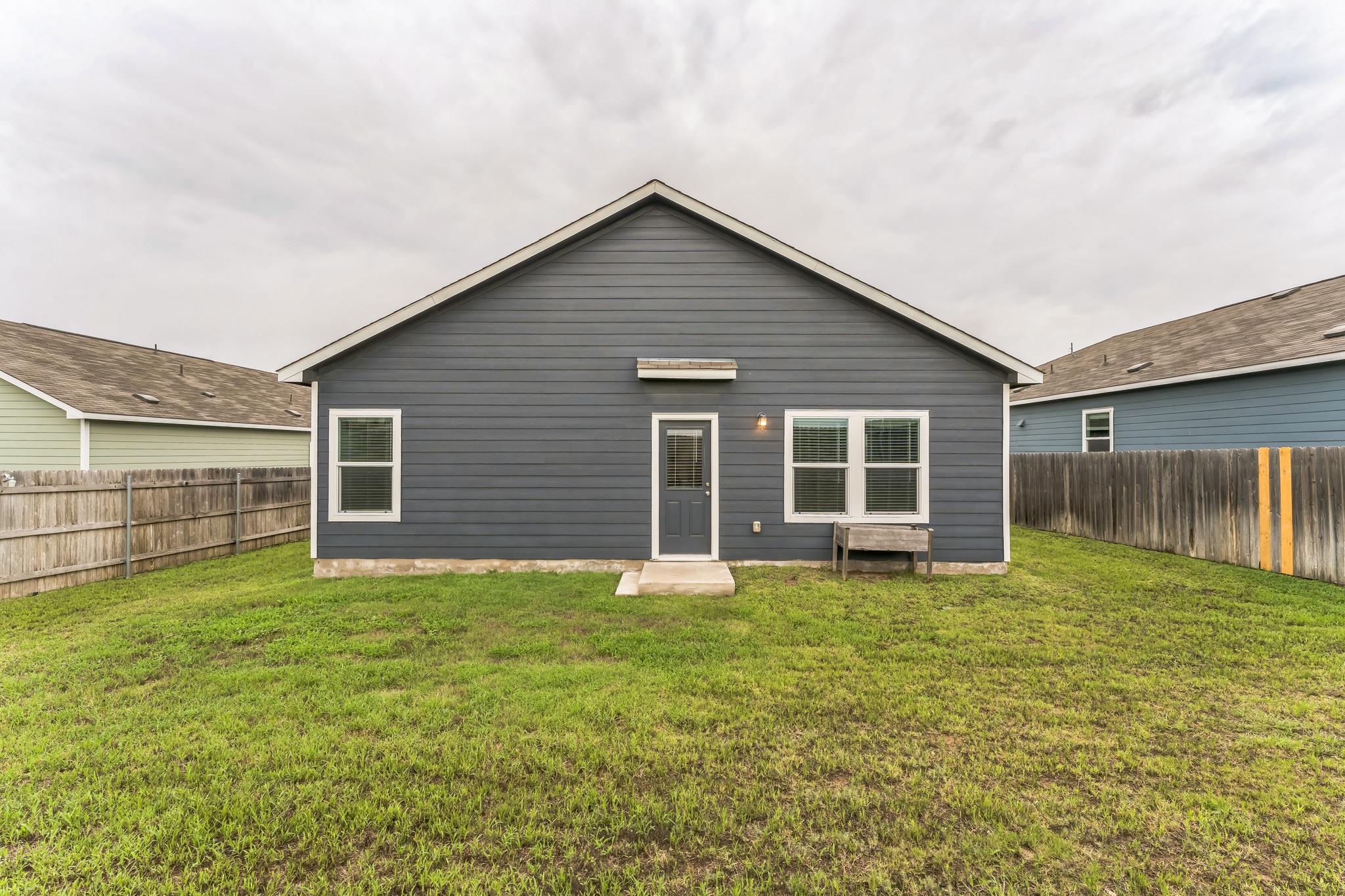 108 Fighting Seabees Run, Jarrell, TX 76537