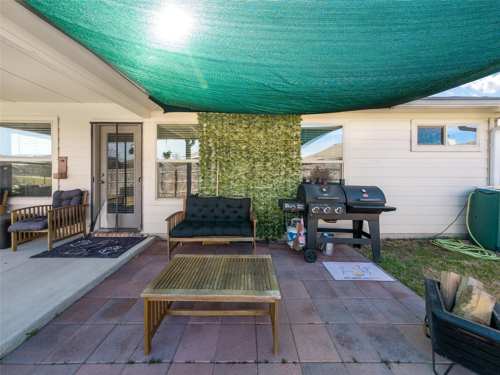 137 Hematite Ln, Jarrell, TX 76537