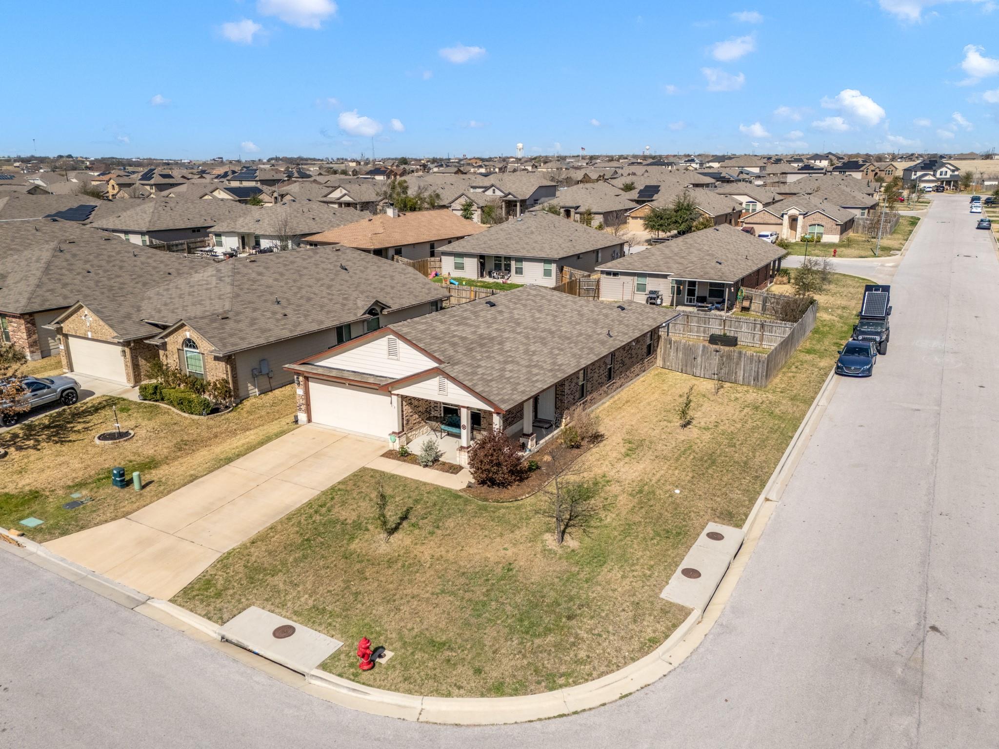 137 Hematite Ln, Jarrell, TX 76537