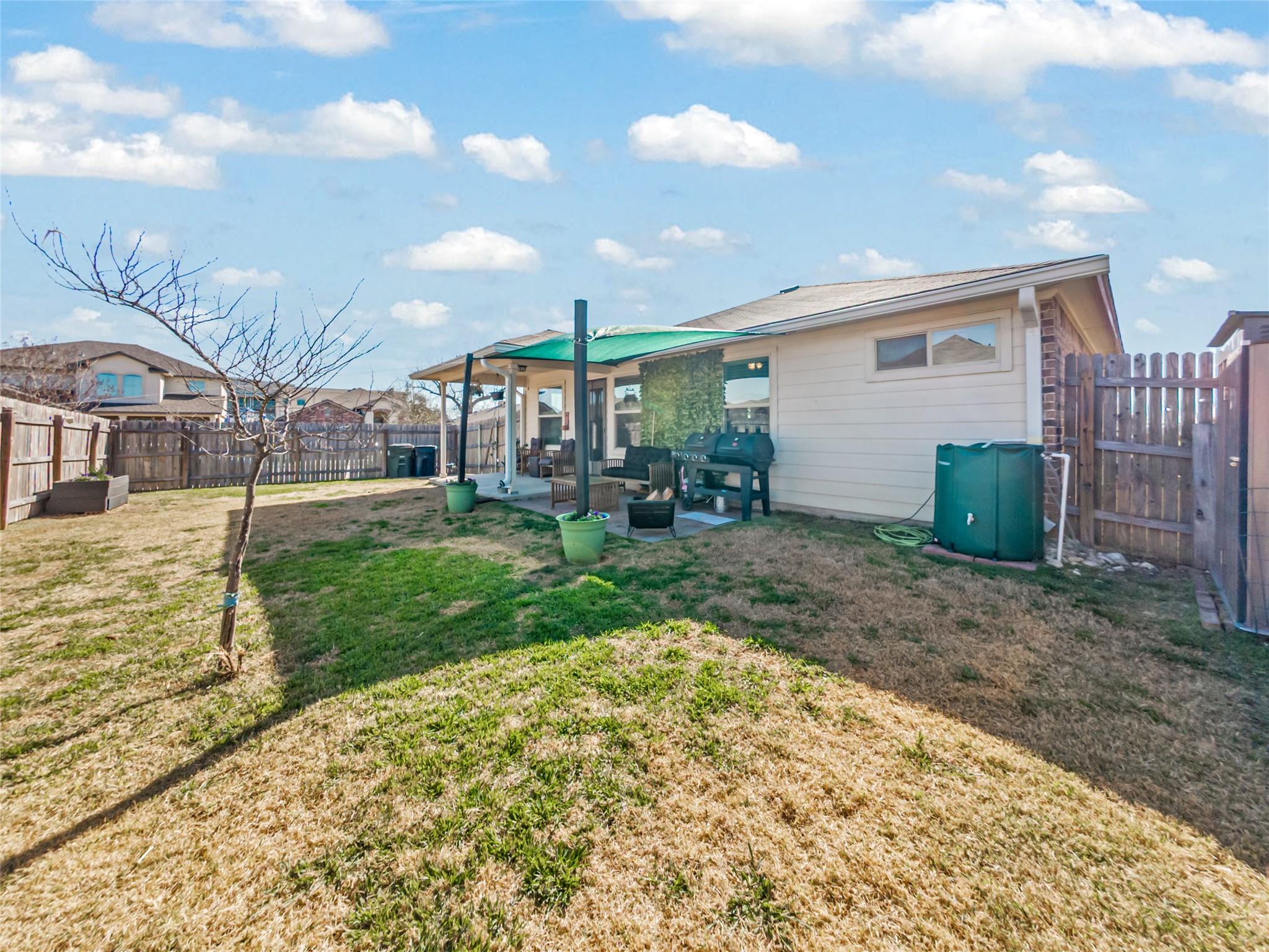 137 Hematite Ln, Jarrell, TX 76537