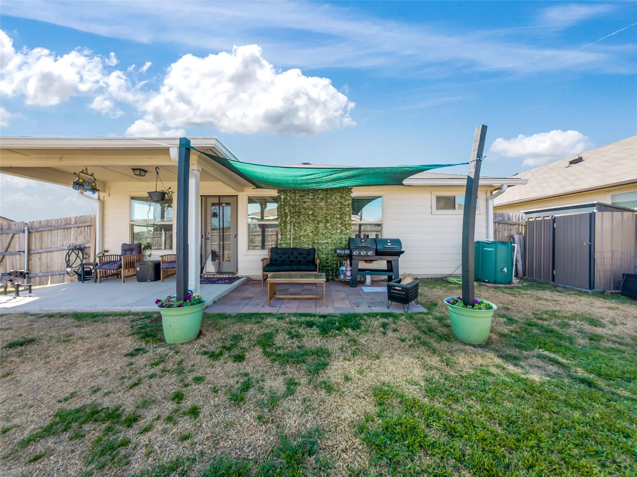 137 Hematite Ln, Jarrell, TX 76537