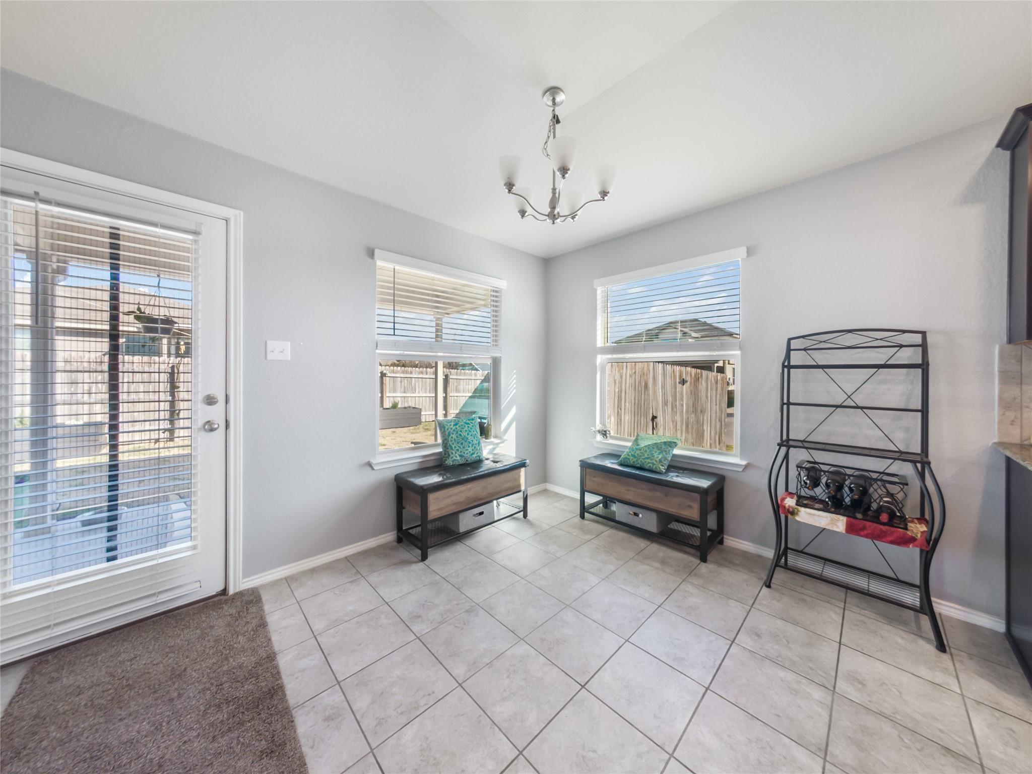 137 Hematite Ln, Jarrell, TX 76537