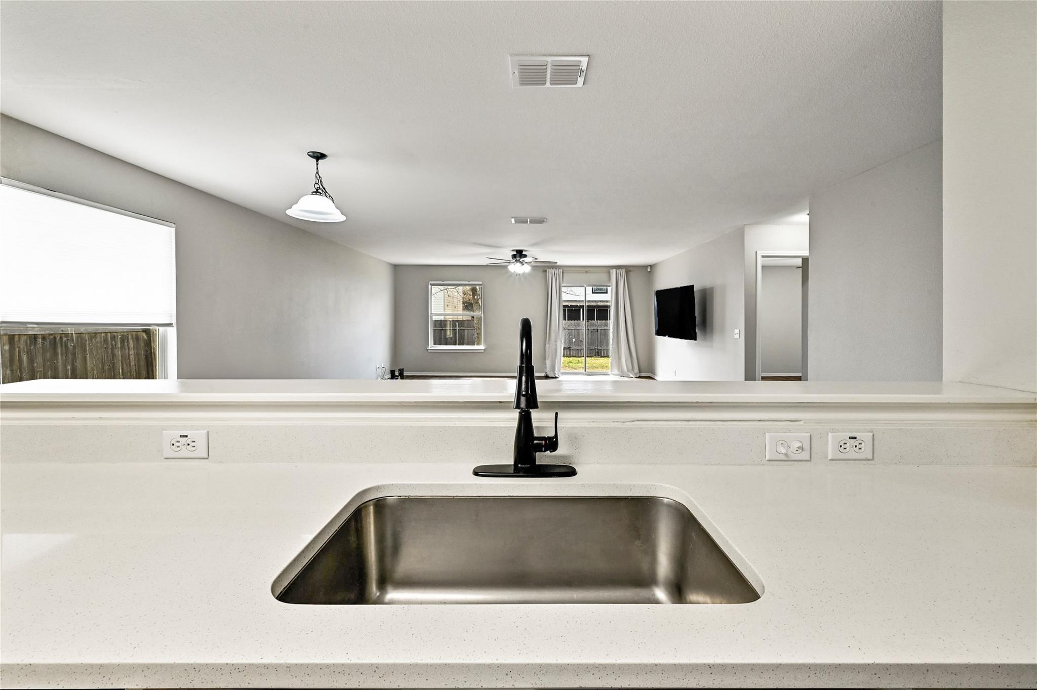 6813 Sabrina Dr, Austin, TX 78747