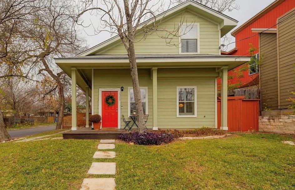 2300 E 9th St, Austin, TX 78702