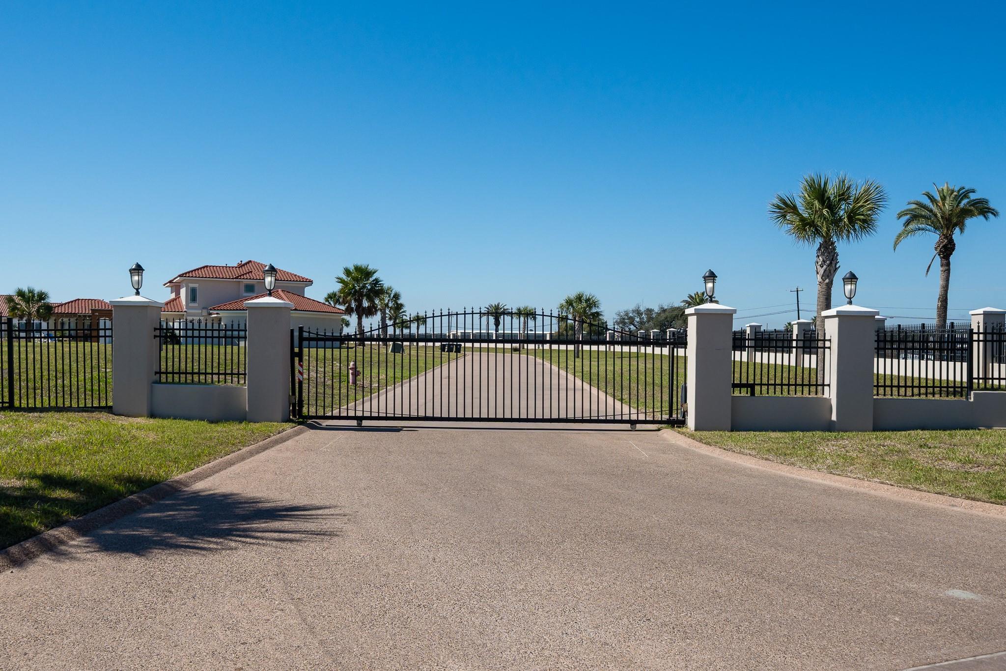 36 La Buena Vida Dr, Aransas Pass, TX 78336