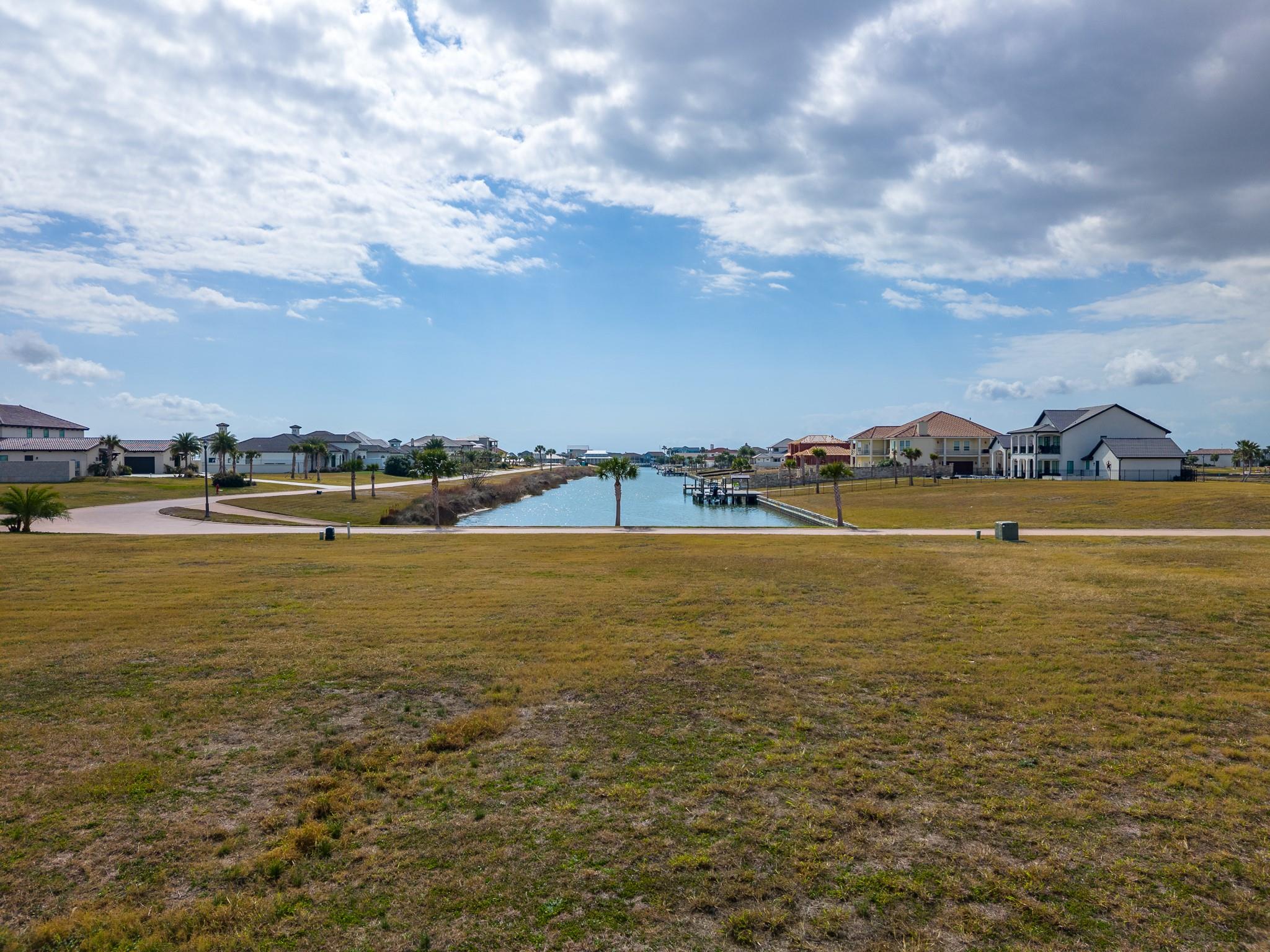 36 La Buena Vida Dr, Aransas Pass, TX 78336