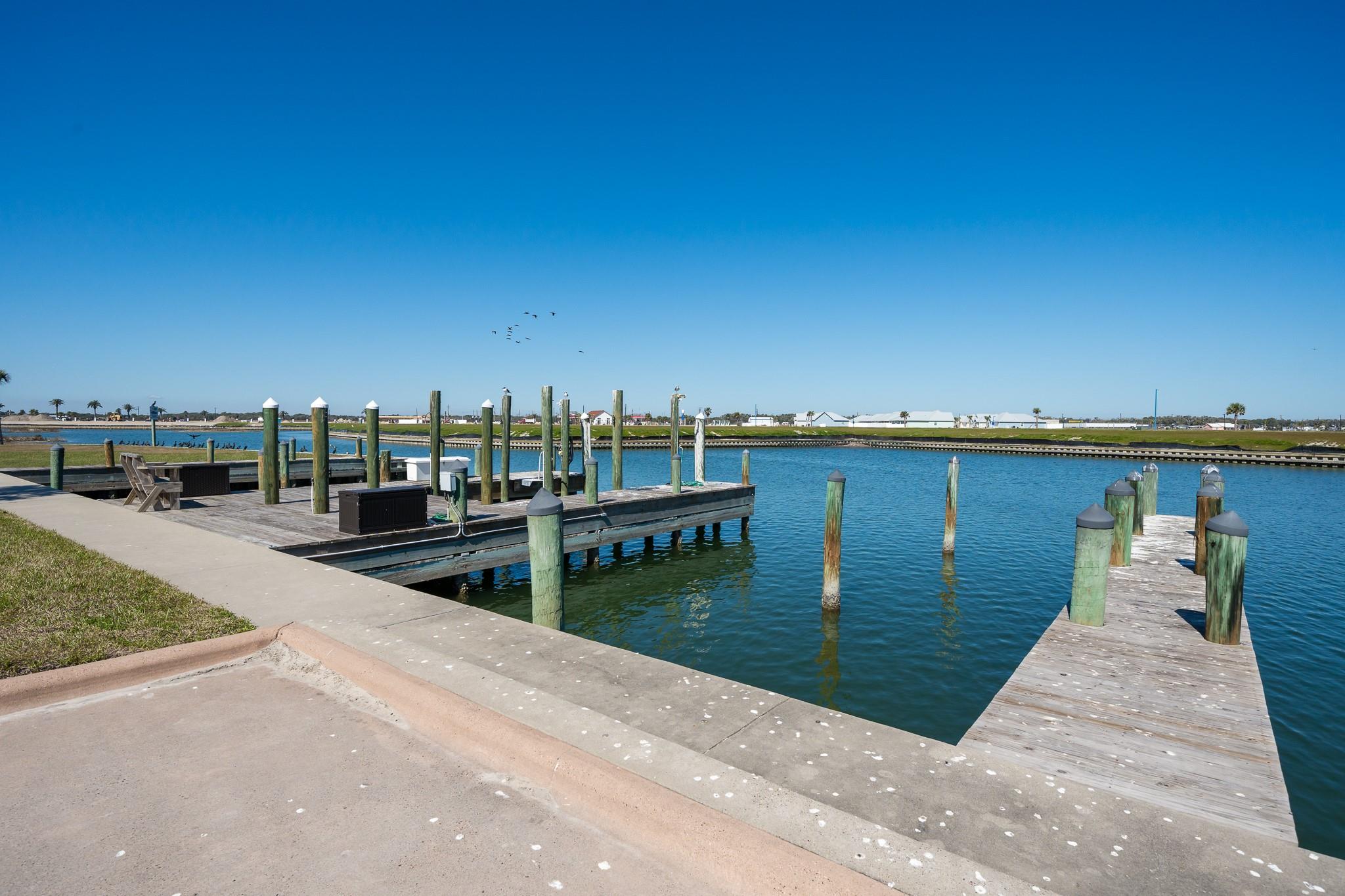 36 La Buena Vida Dr, Aransas Pass, TX 78336