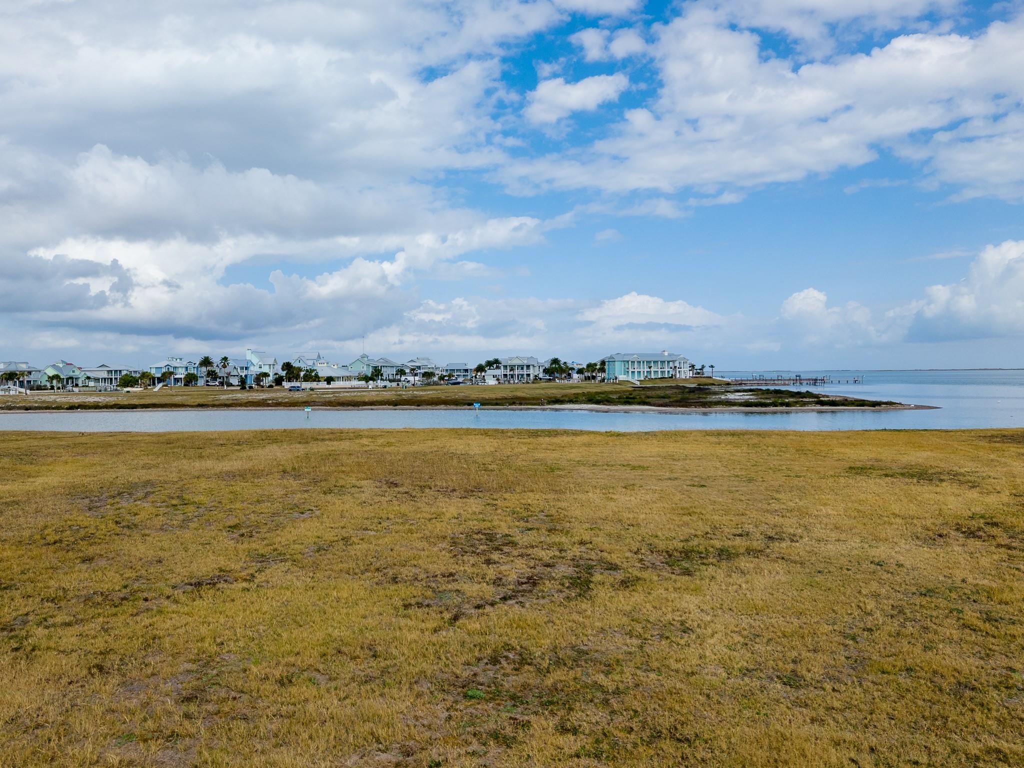 36 La Buena Vida Dr, Aransas Pass, TX 78336