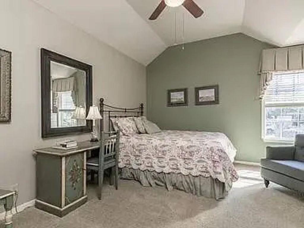 5607 Courtyard Dr, Austin, TX 78731