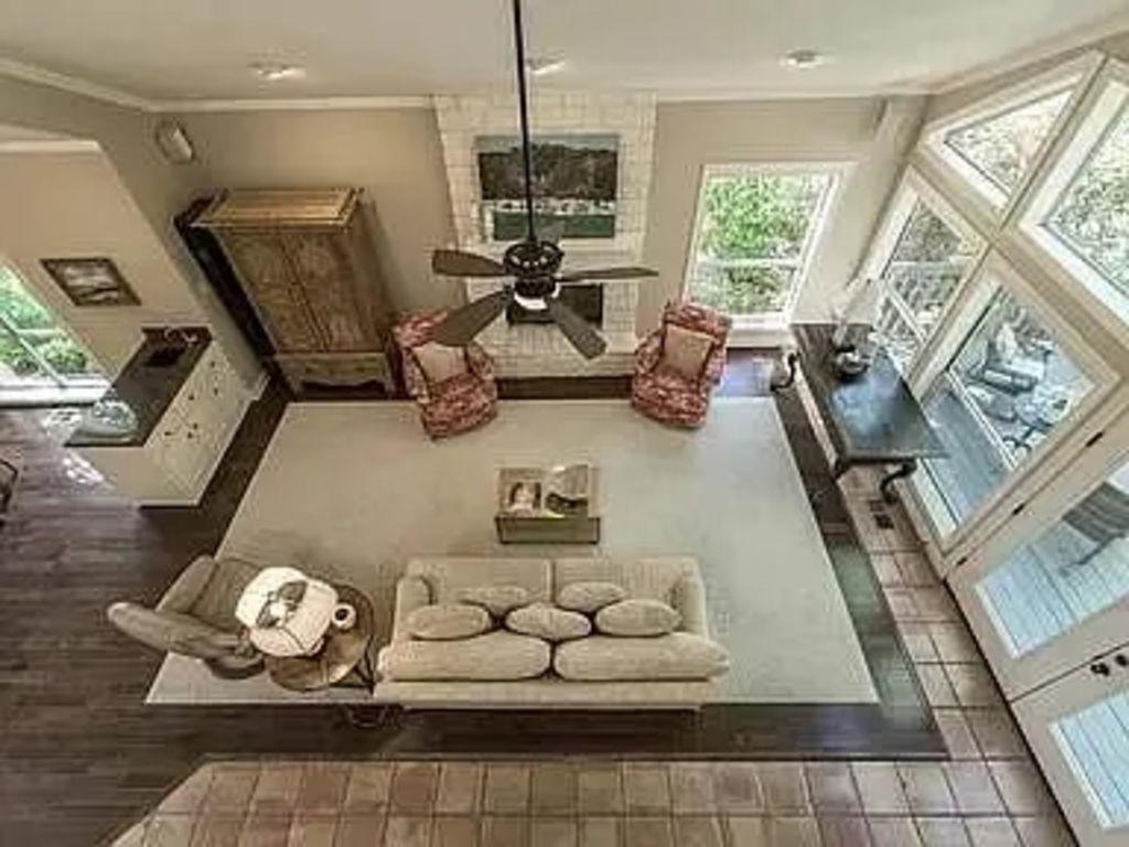 5607 Courtyard Dr, Austin, TX 78731