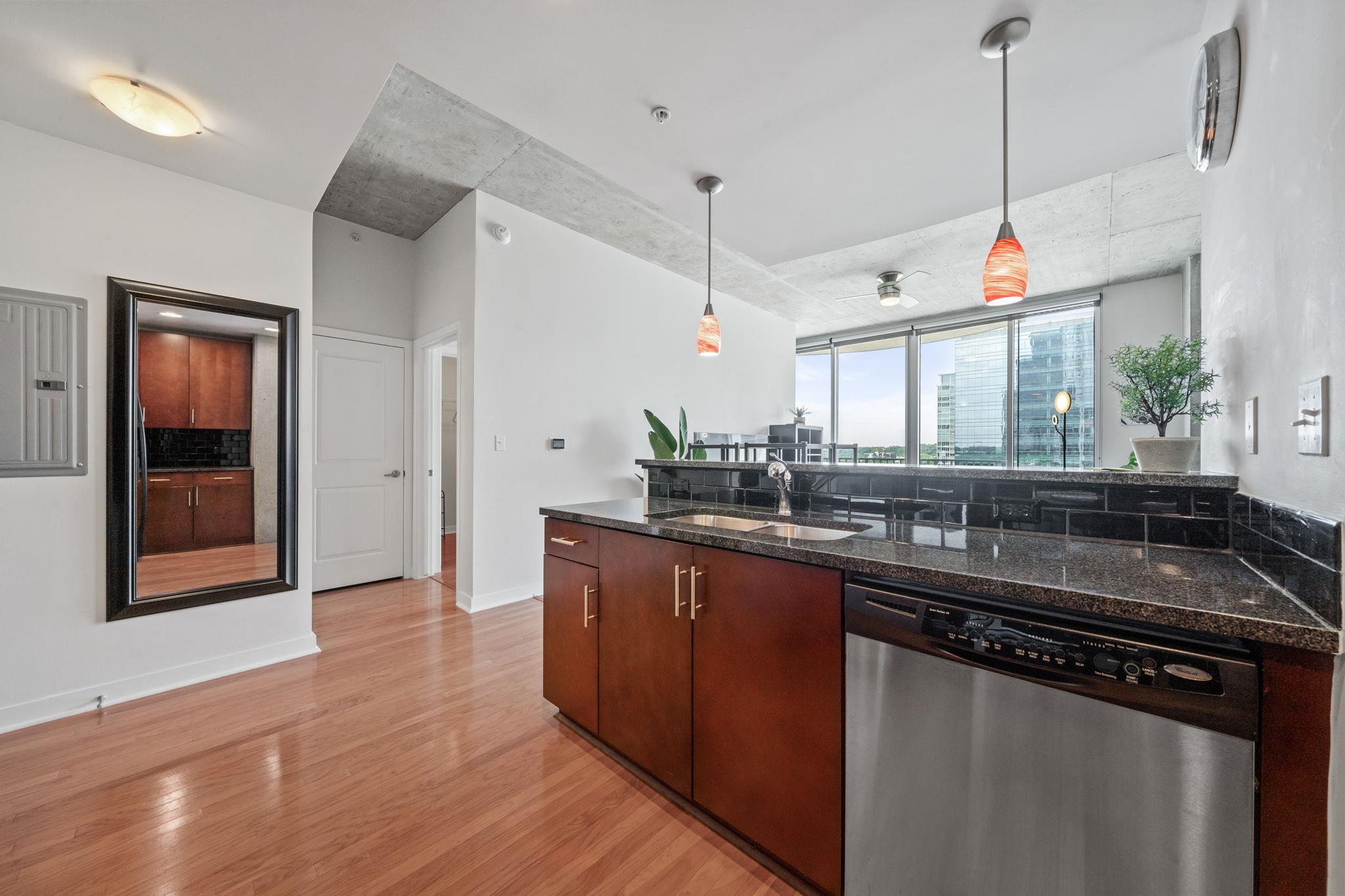 360 Nueces St # 1118, Austin, TX 78701