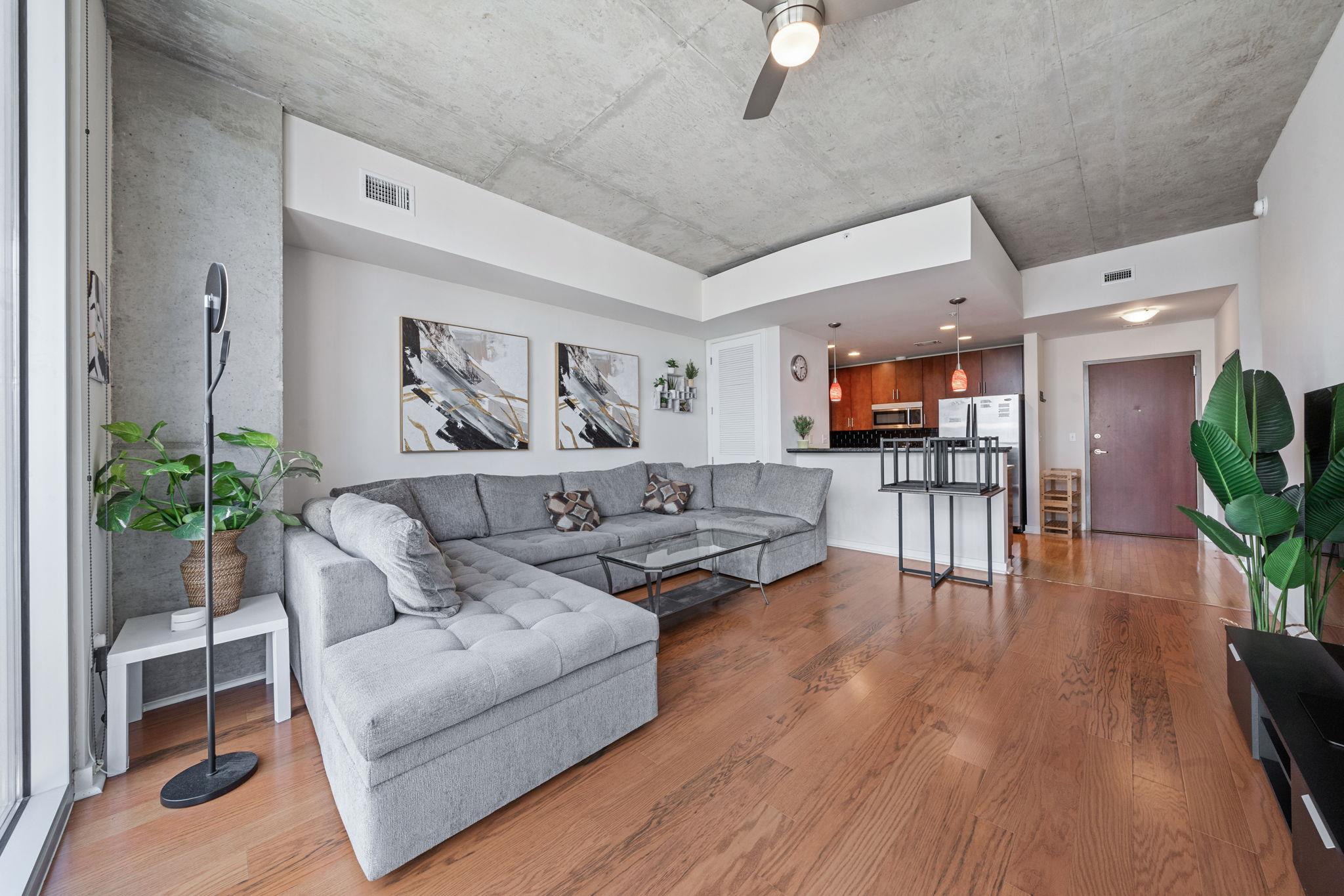 360 Nueces St # 1118, Austin, TX 78701