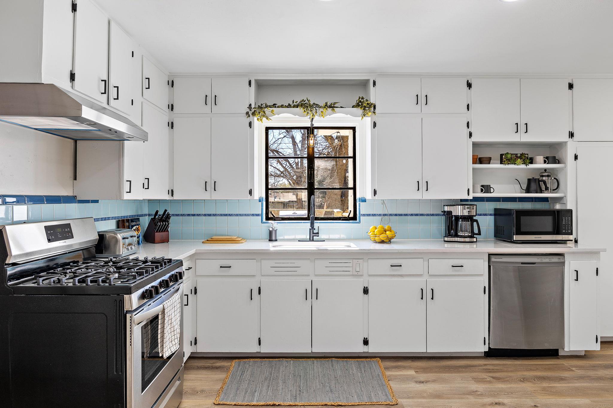 1317 Cloverleaf Dr, Austin, TX 78723