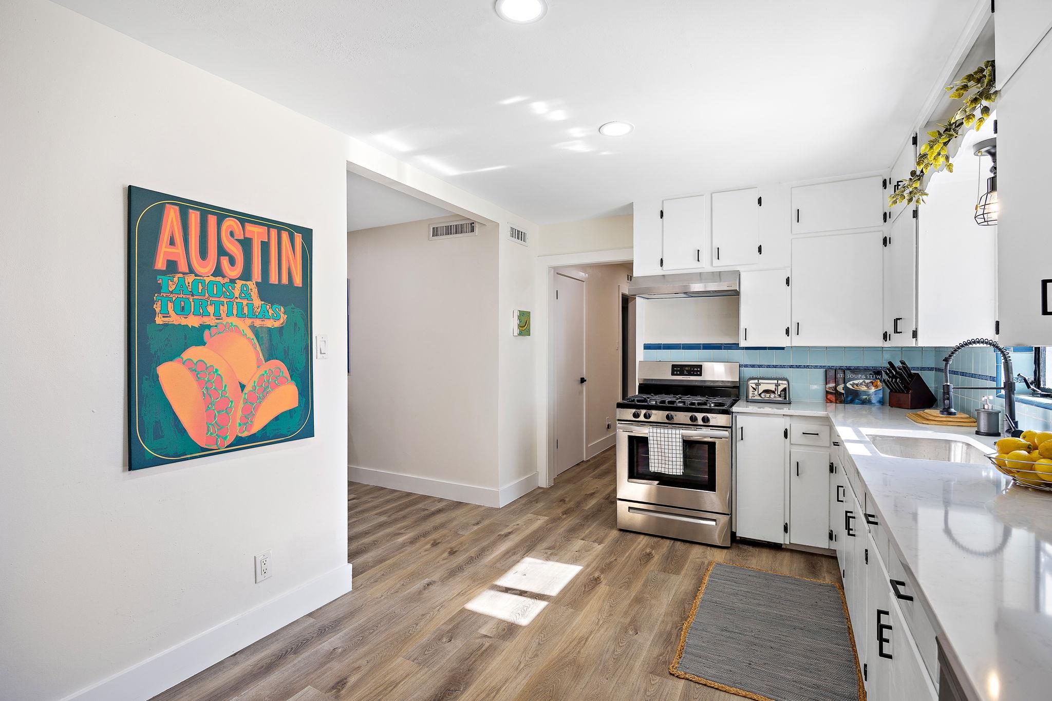 1317 Cloverleaf Dr, Austin, TX 78723