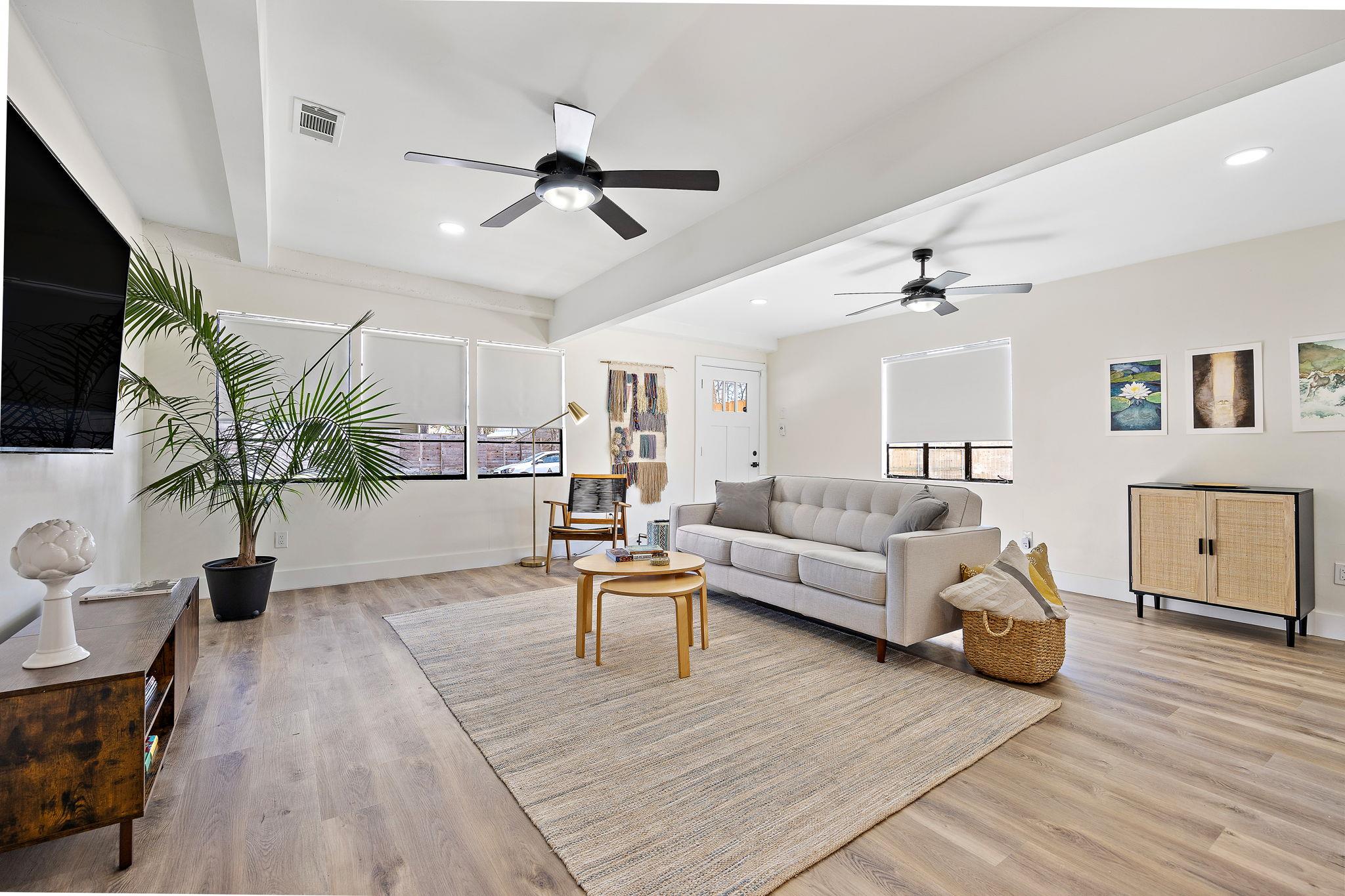 1317 Cloverleaf Dr, Austin, TX 78723