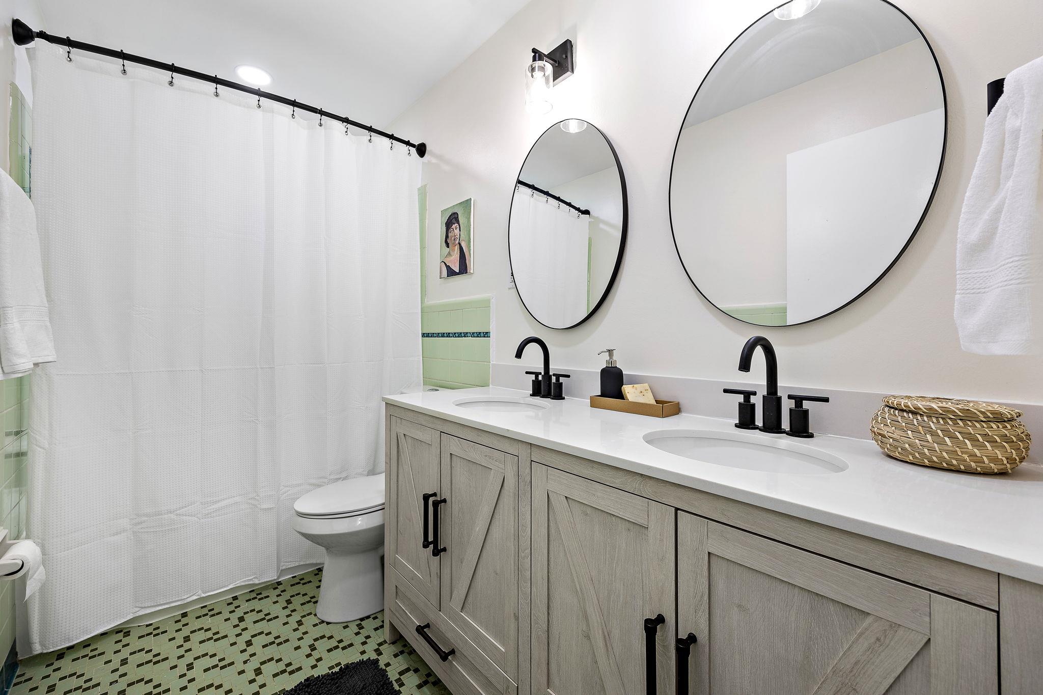 1317 Cloverleaf Dr, Austin, TX 78723