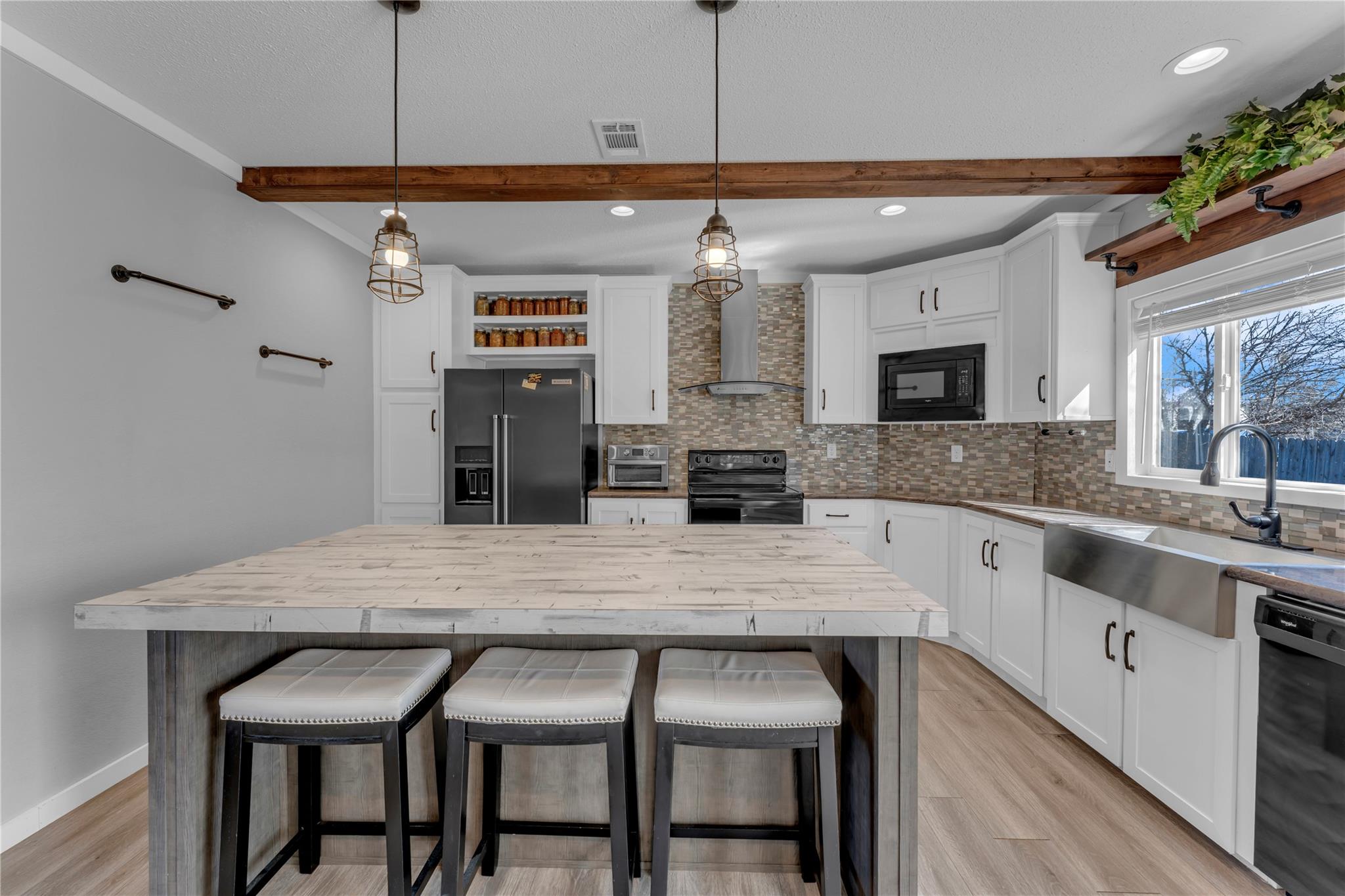 1107 Seneca Dr, Burnet, TX 78611