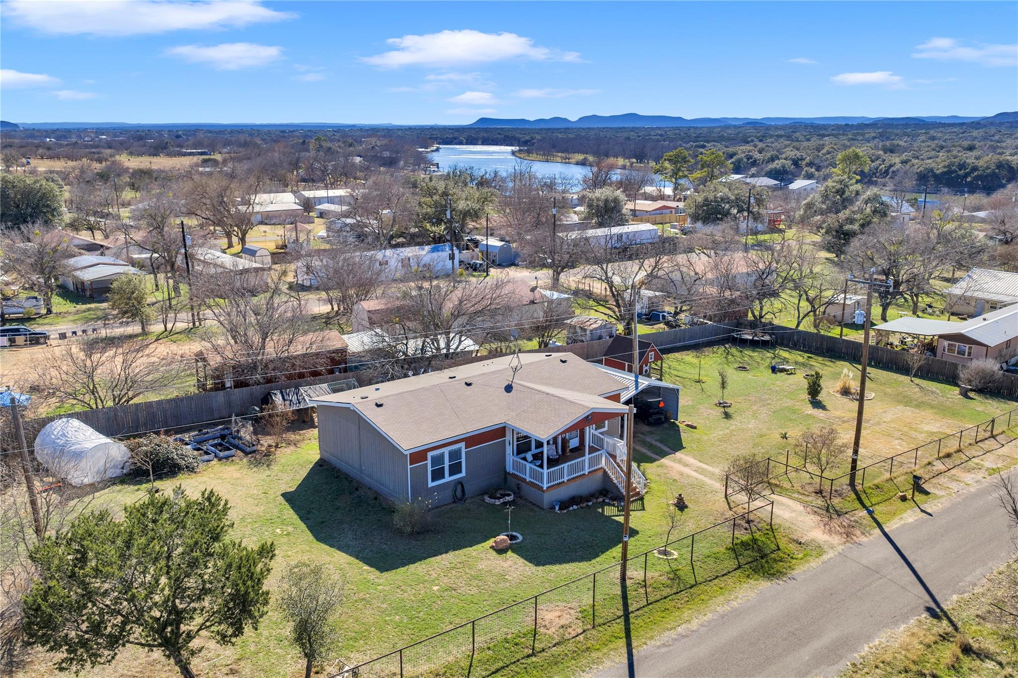 1107 Seneca Dr, Burnet, TX 78611