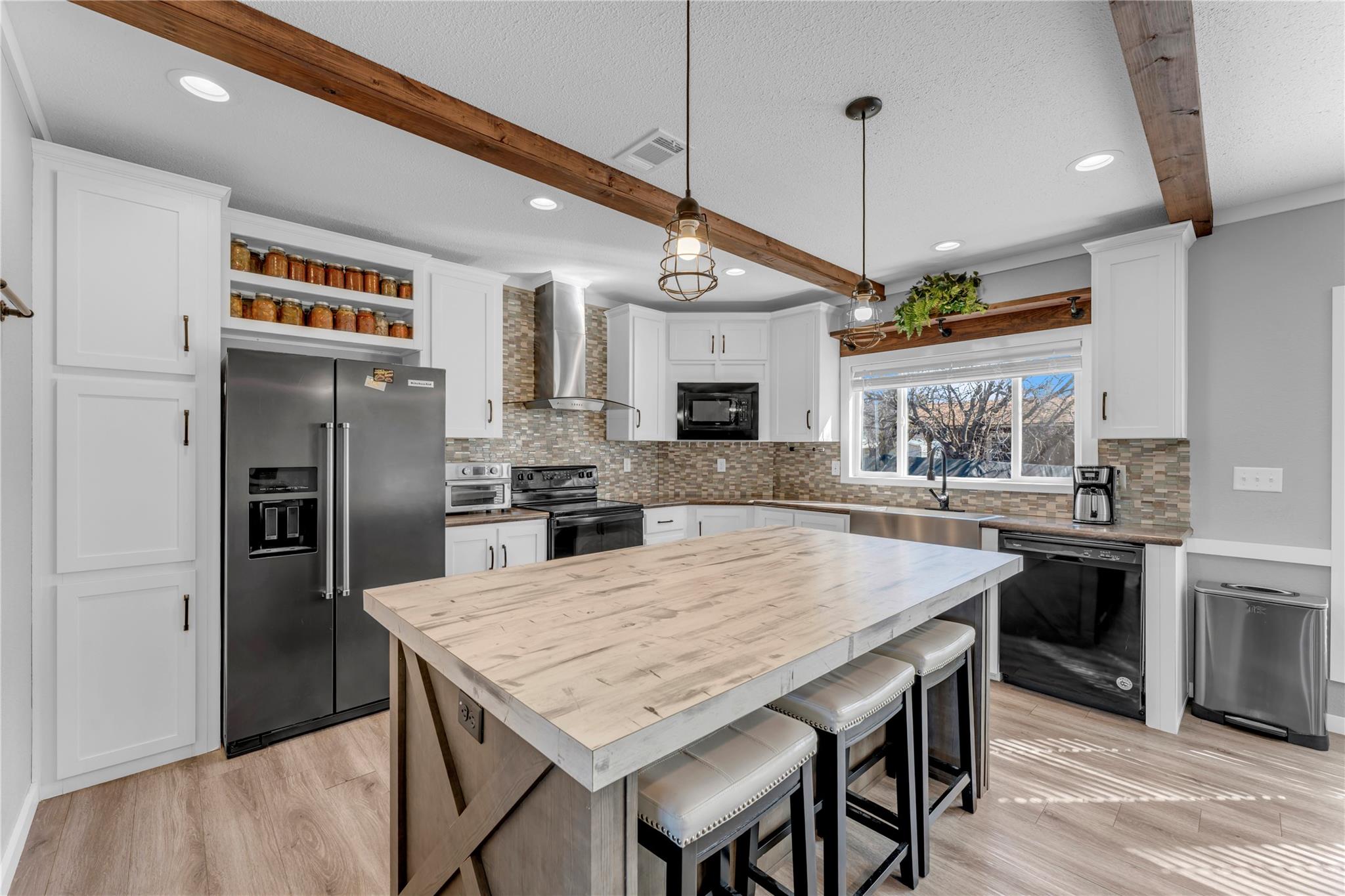 1107 Seneca Dr, Burnet, TX 78611