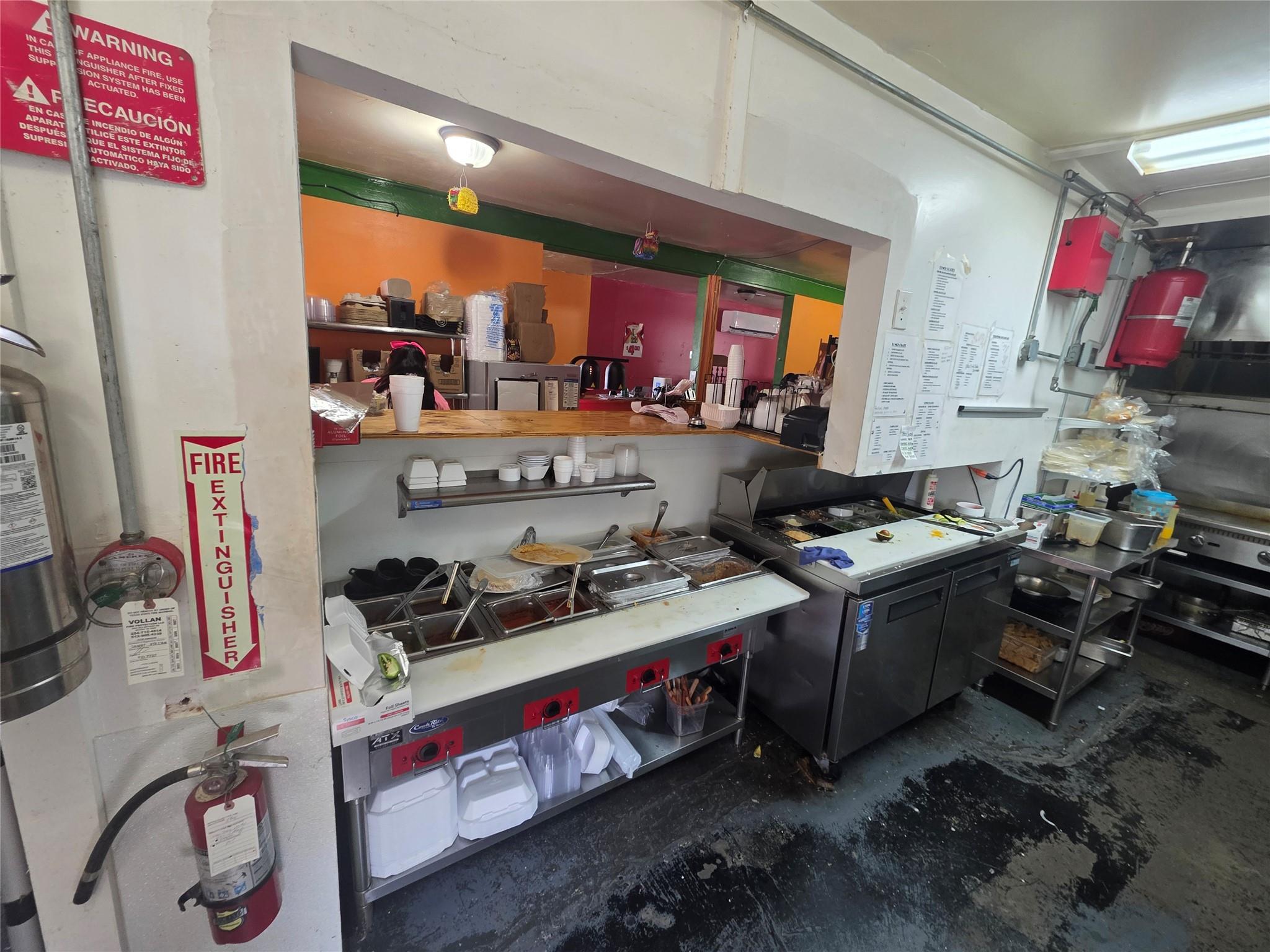 405 S Main St, Taylor, TX 76574