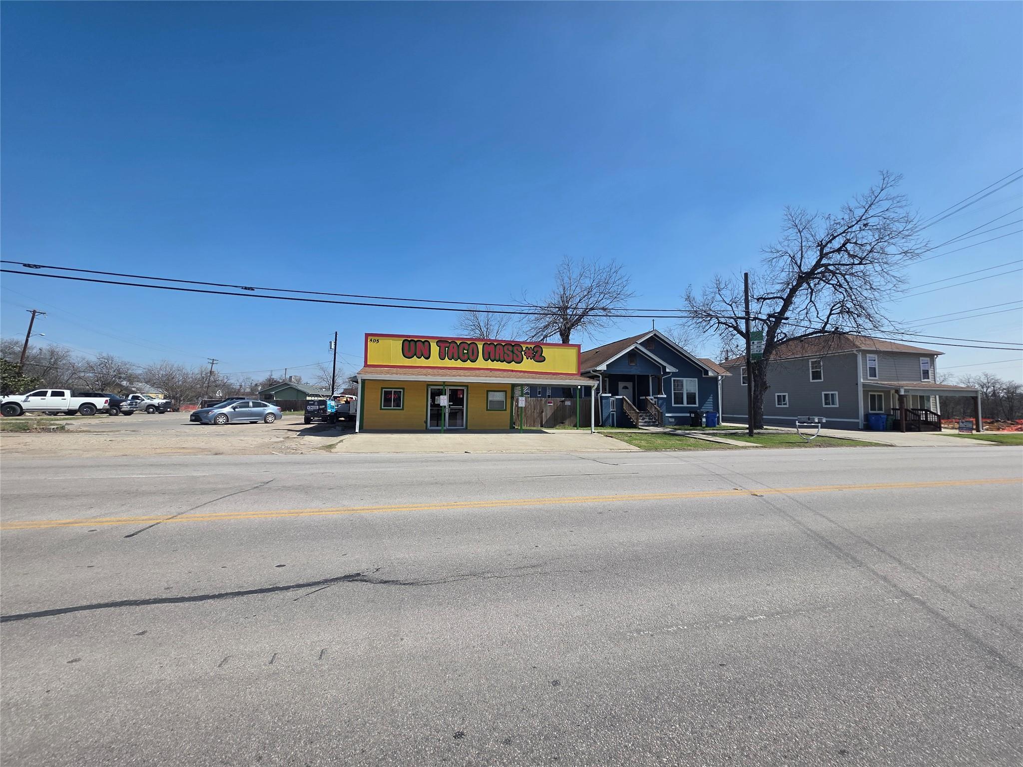 405 S Main St, Taylor, TX 76574