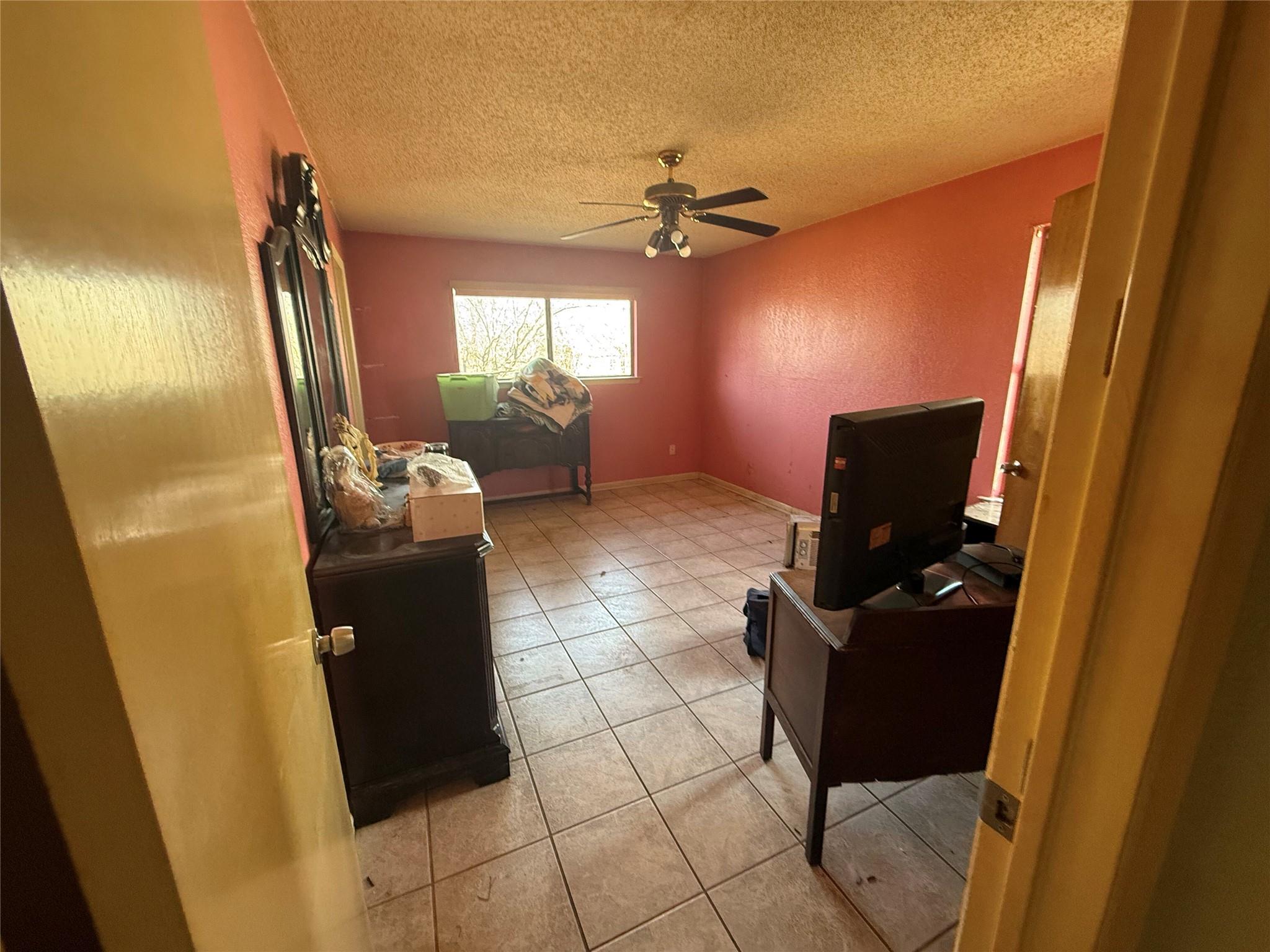 404 Meadowcreek Cir, Round Rock, TX 78664