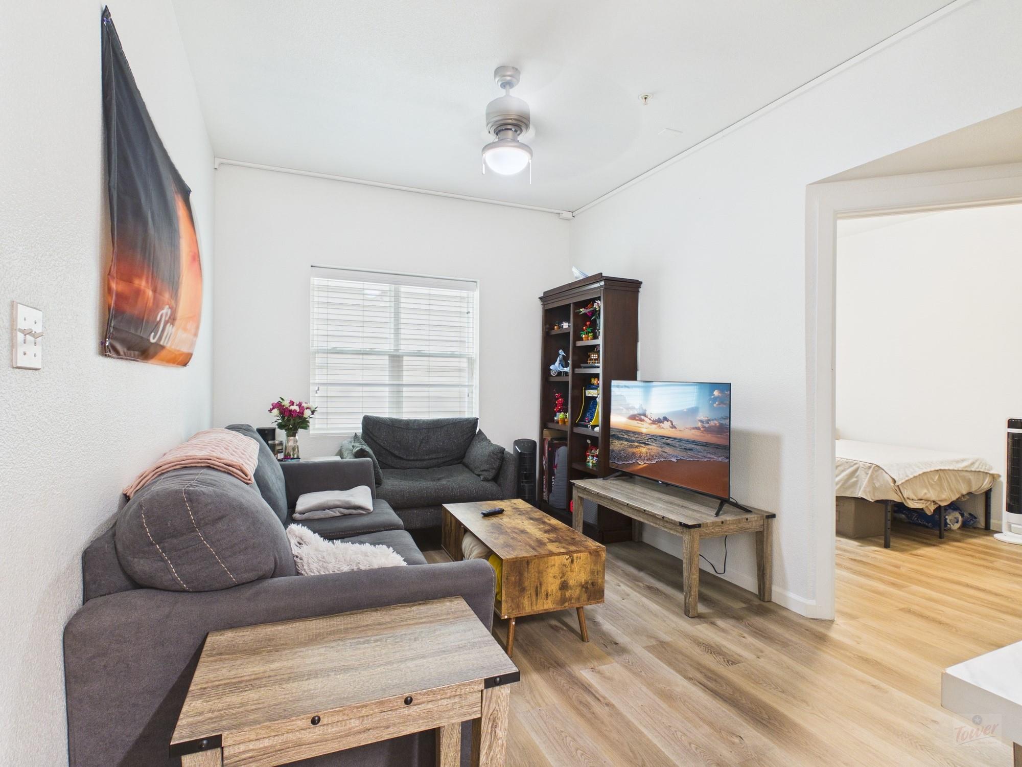 911 W 22nd St # 304, Austin, TX 78705