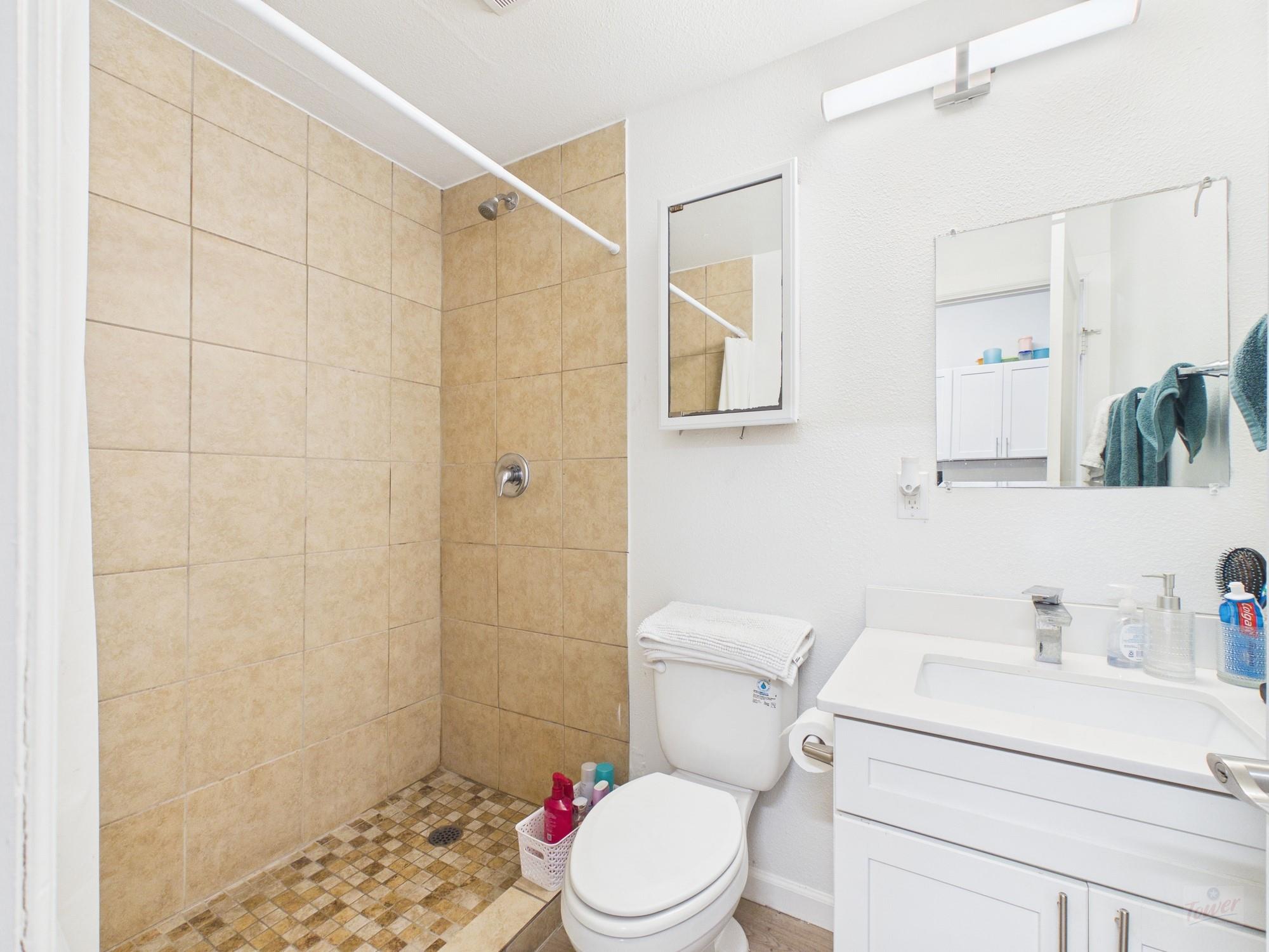 911 W 22nd St # 304, Austin, TX 78705