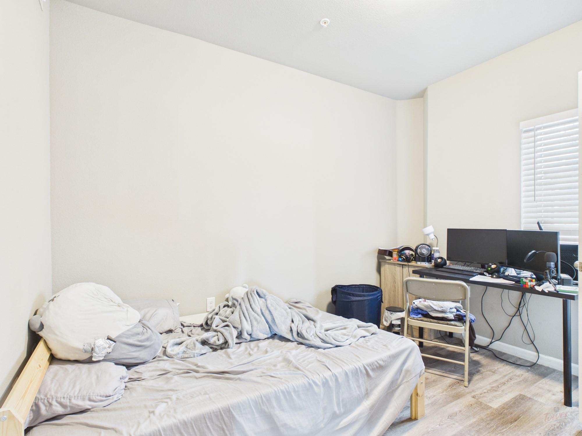 911 W 22nd St # 205, Austin, TX 78705