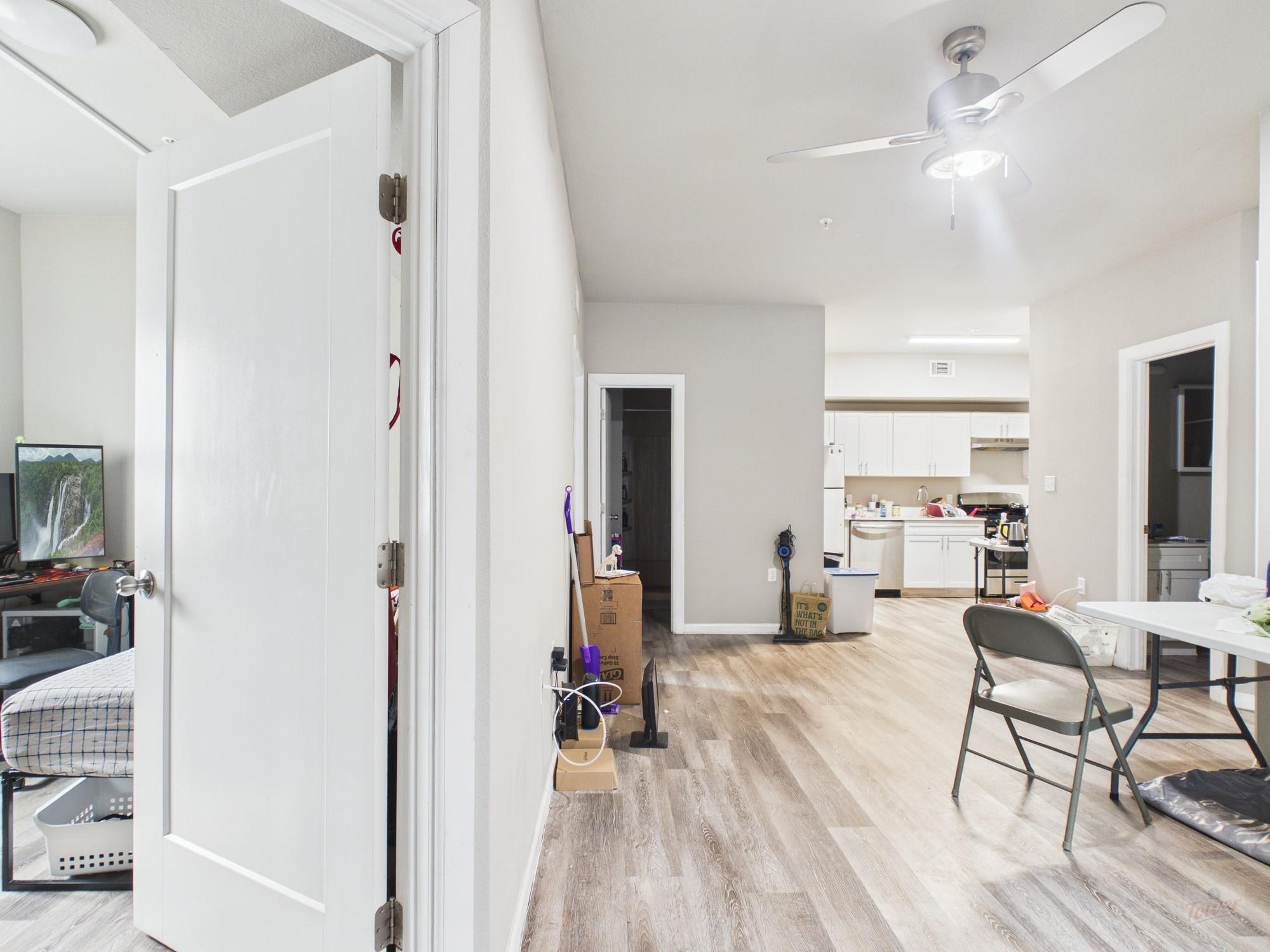 911 W 22nd St # 205, Austin, TX 78705