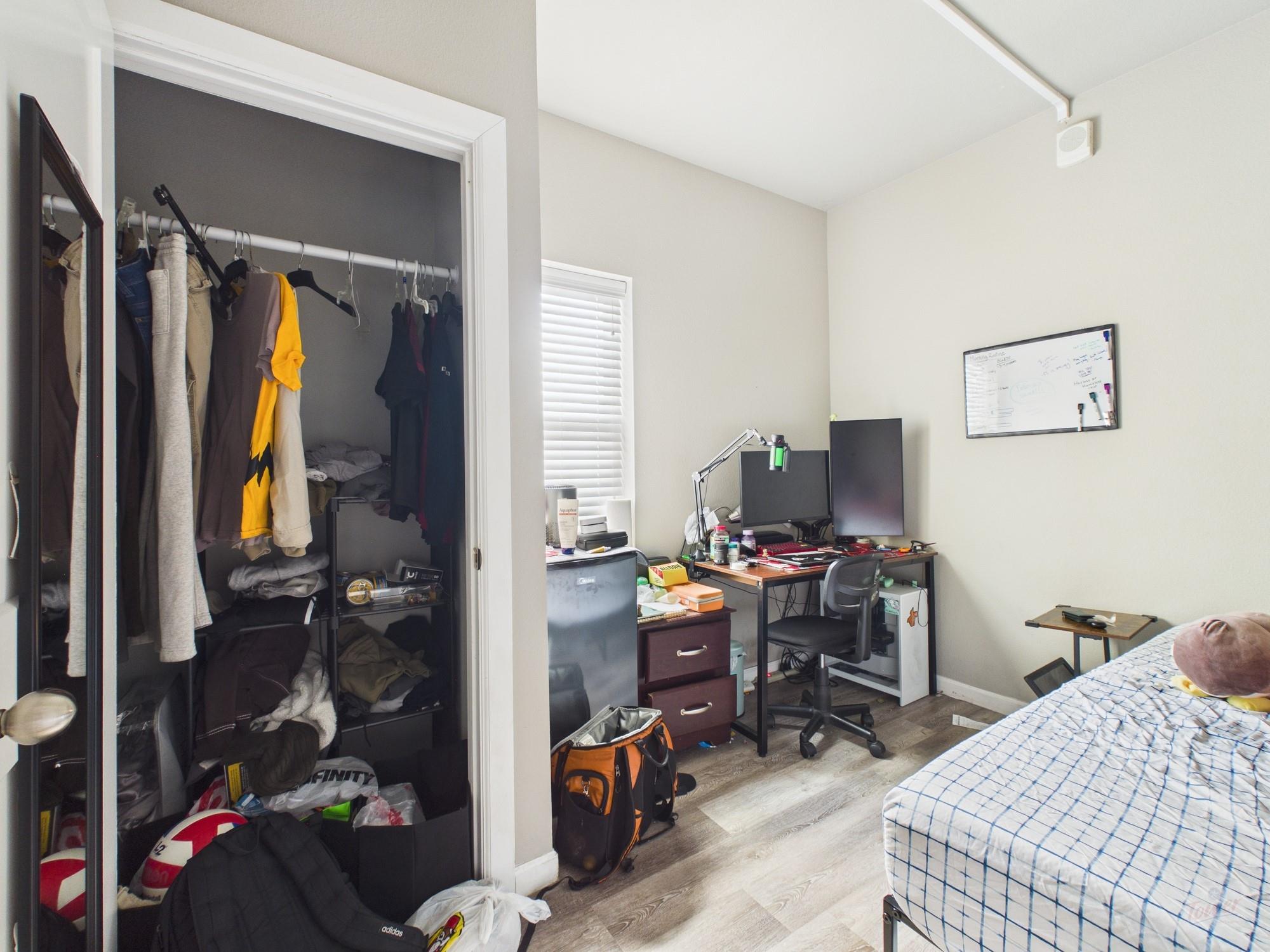 911 W 22nd St # 404, Austin, TX 78705