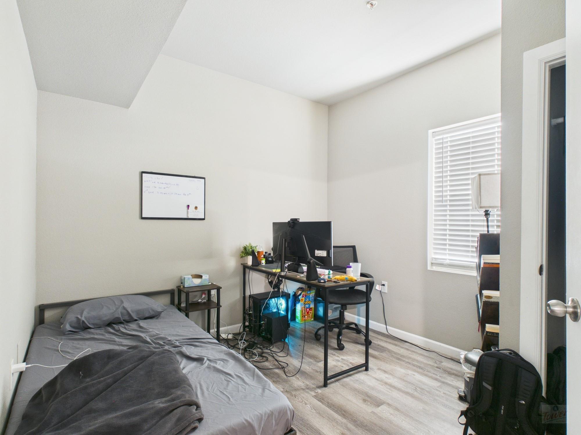 911 W 22nd St # 404, Austin, TX 78705