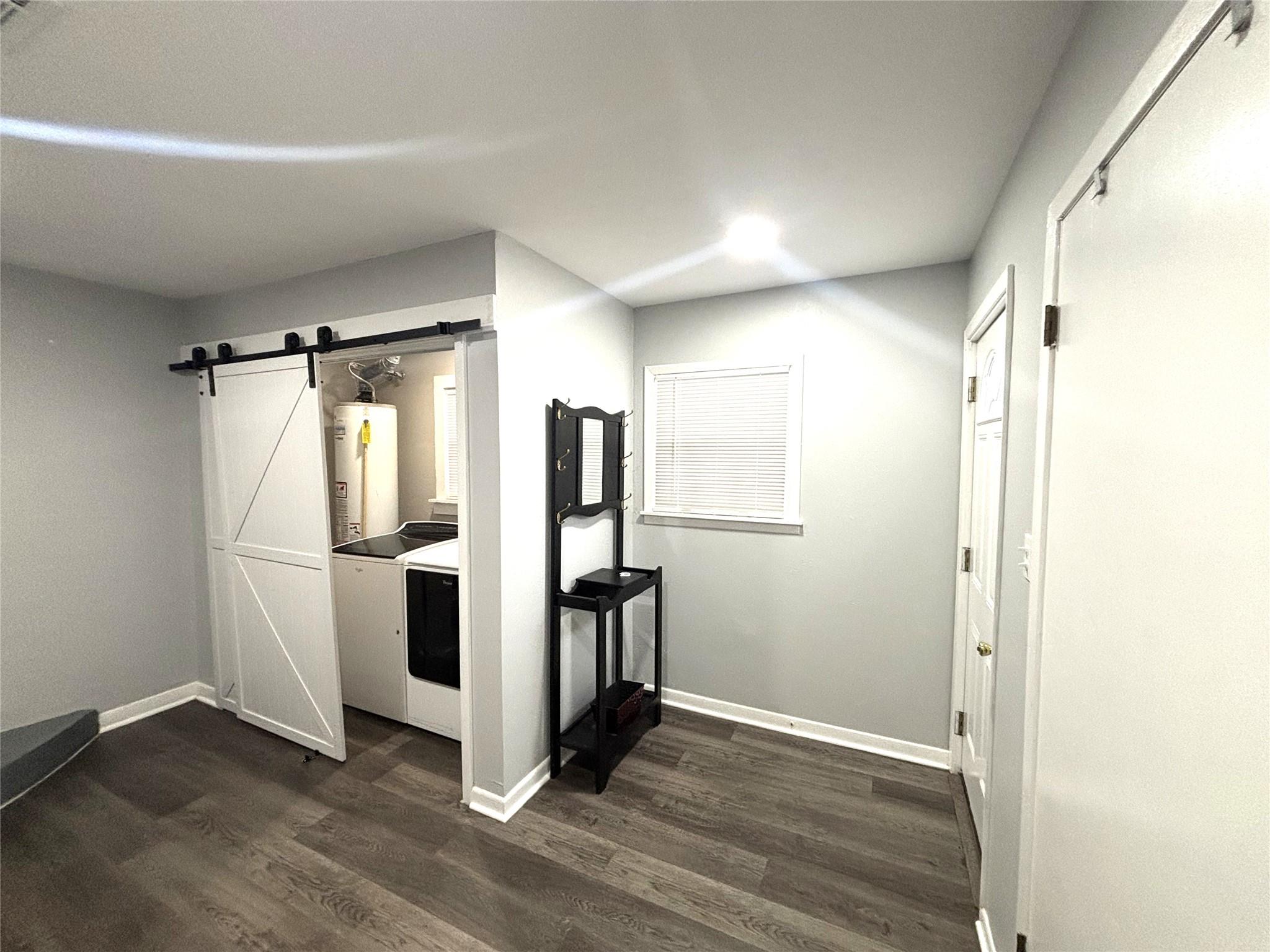 521 S Oak Ave, Luling, TX 78648