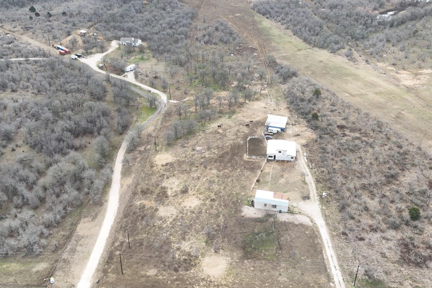 2690 County Road 466, Elgin, TX 78621