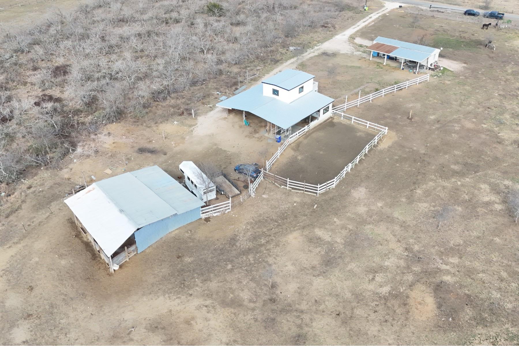 2690 County Road 466, Elgin, TX 78621