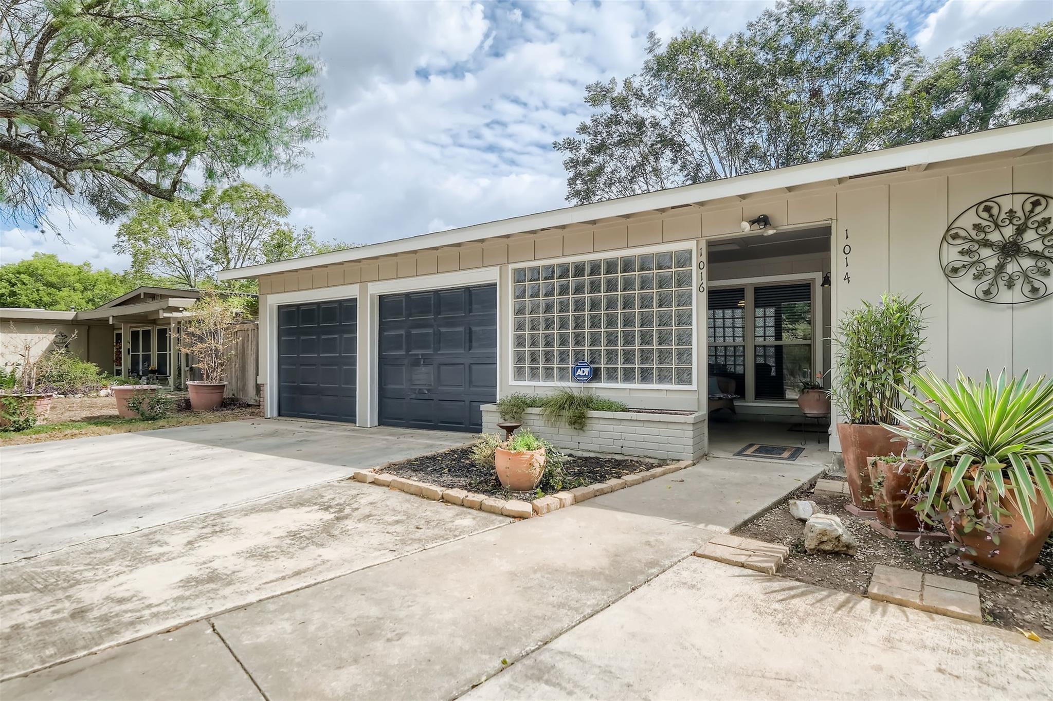 1016 Chevy Chase Dr Dr, San Antonio, TX 78209